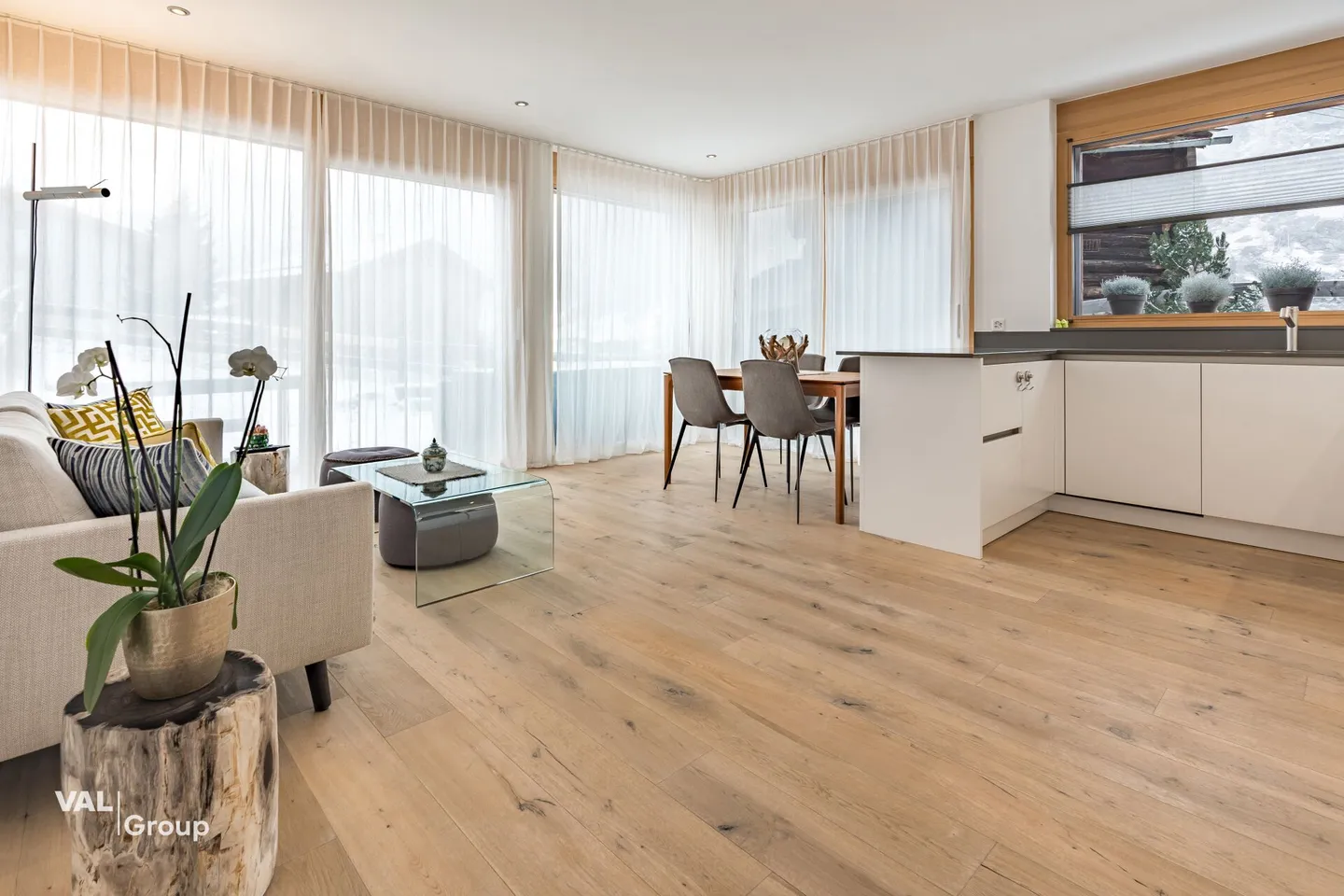 Exklusives Wohnen mit freiem Matterhornblick und moderner Architektur - Foto 2 von 13