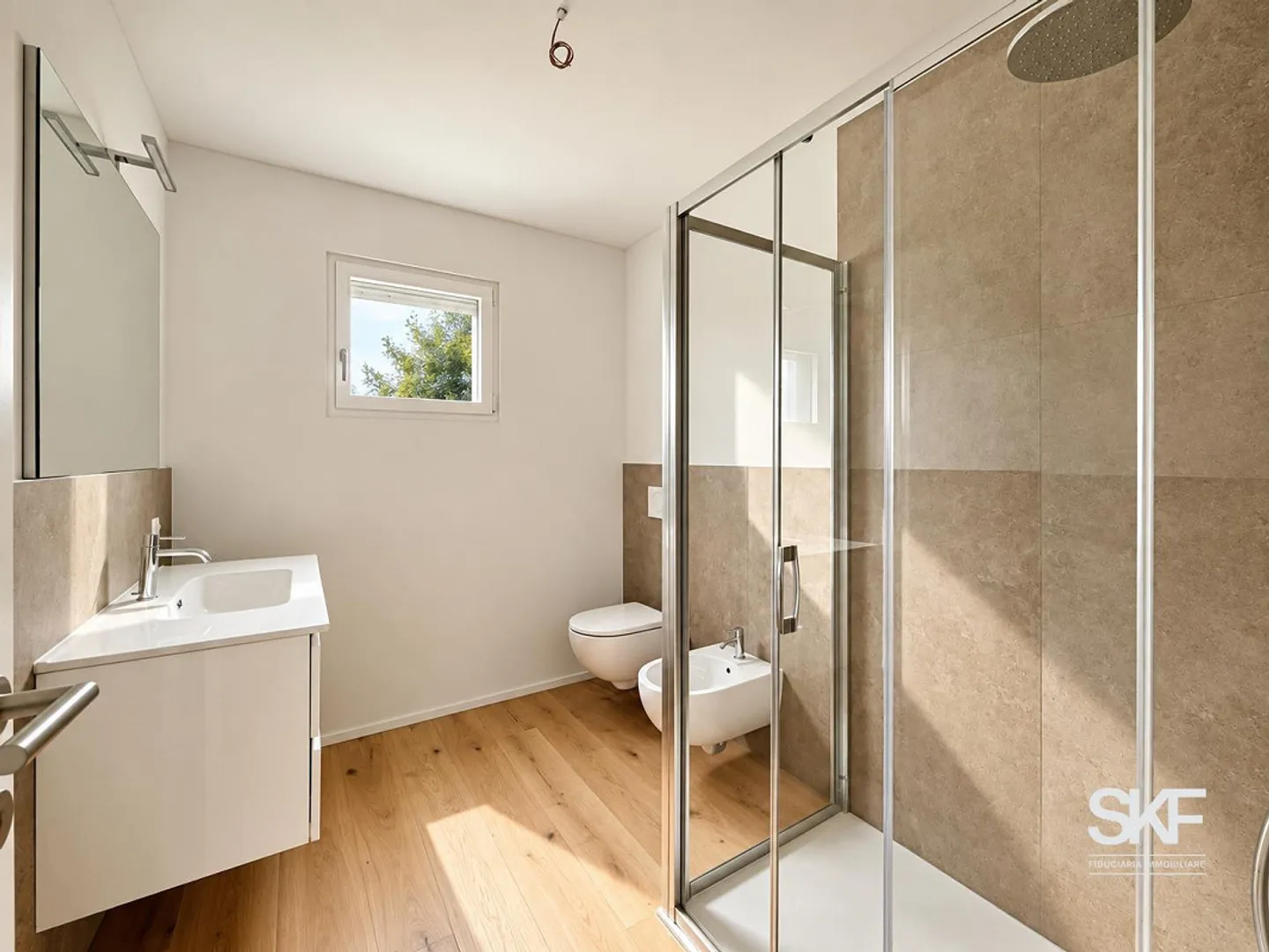 Appartamento moderno con grande terrazza - Foto 7 di 12