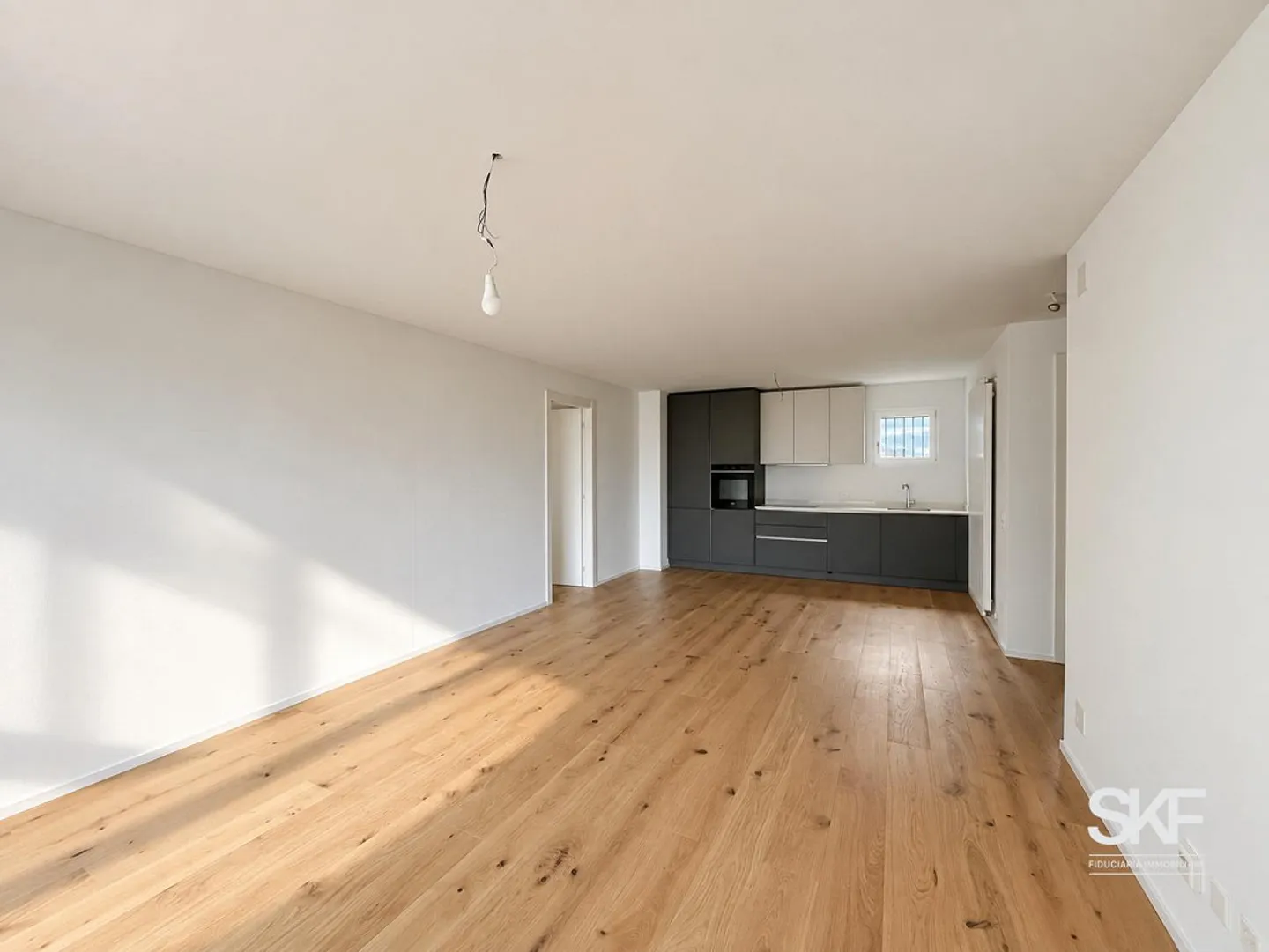 Appartamento moderno con grande terrazza - Foto 2 di 12