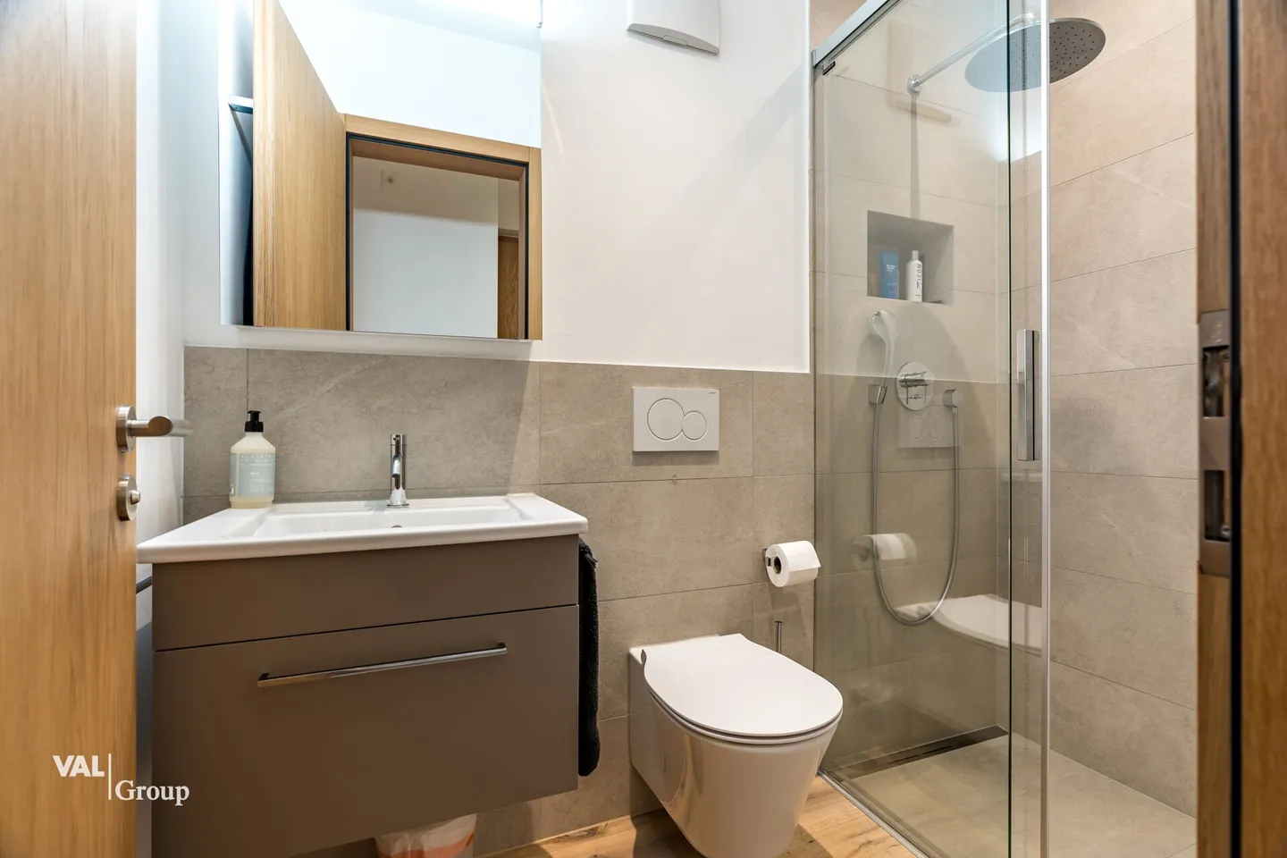 Exklusives Wohnen mit freiem Matterhornblick und moderner Architektur - Foto 8 von 13