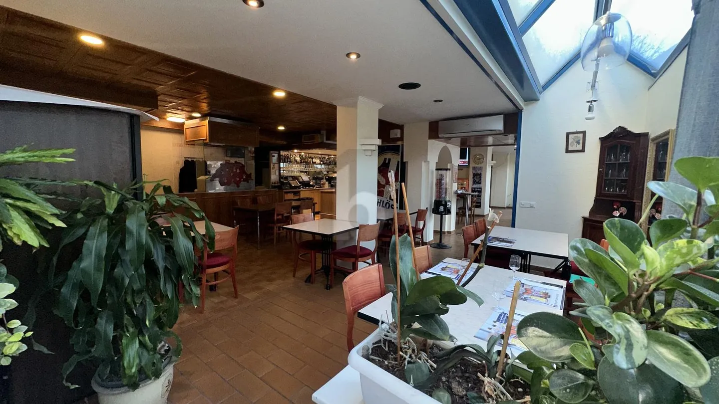 Immeuble mixte à louer - Photo 3 sur 4