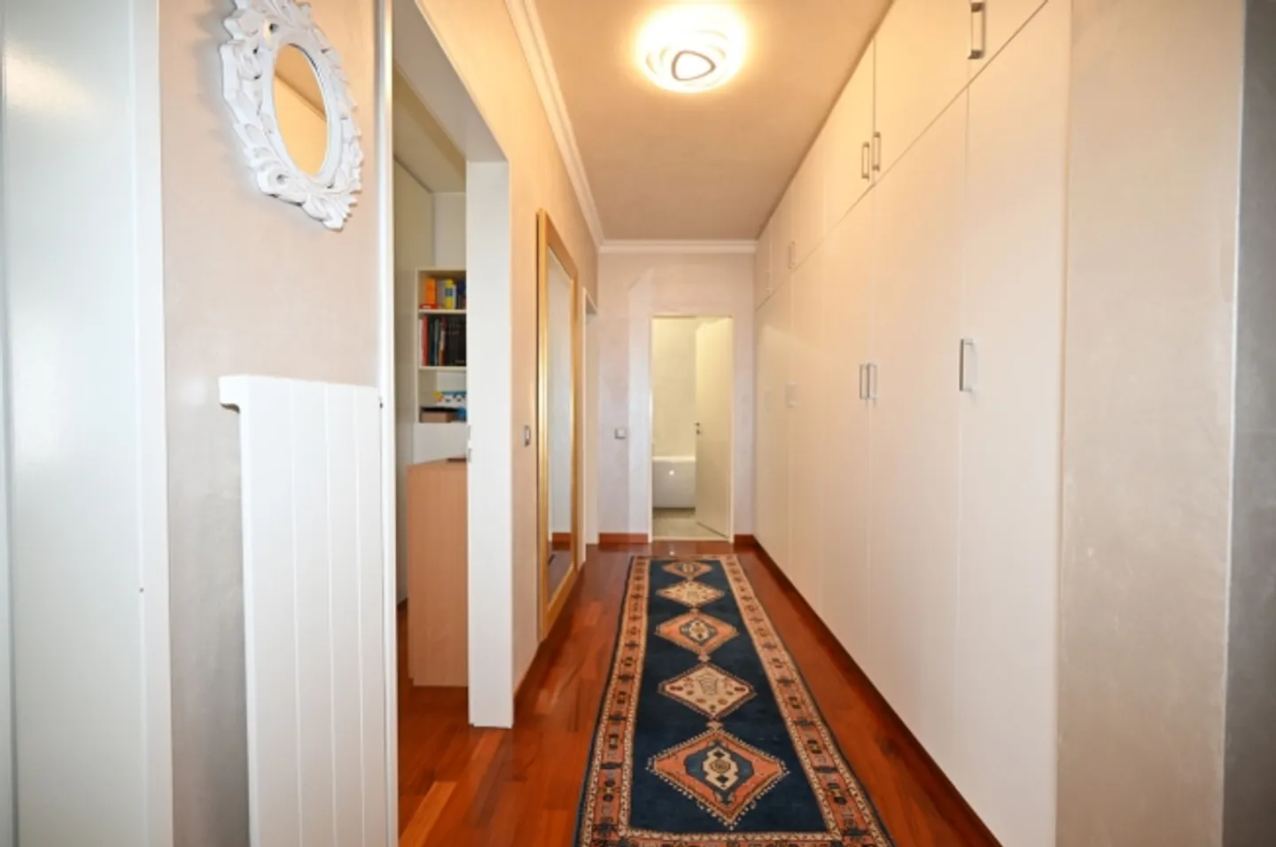 Penthouse avec grande terrasse et vue sur les montagnes environnantes - Photo 12 sur 18