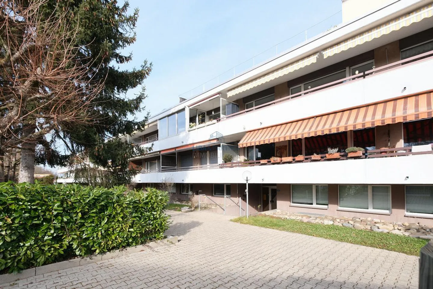Charming 3½-room apartment with large balcony in Allschwil - Photo 1 of 9