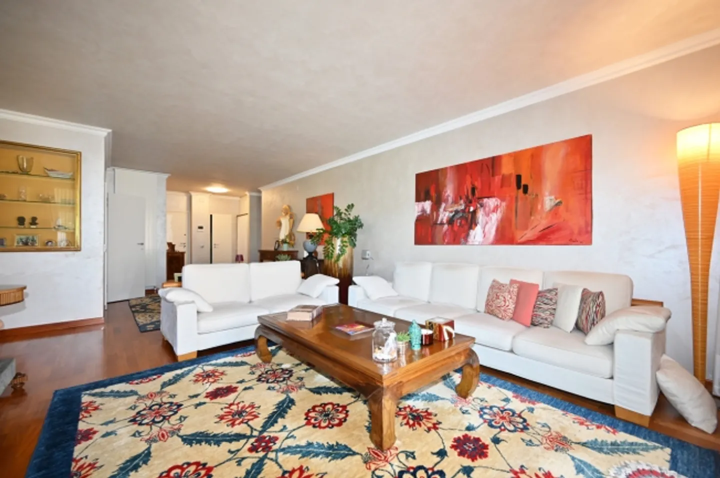 Penthouse avec grande terrasse et vue sur les montagnes environnantes - Photo 6 sur 18