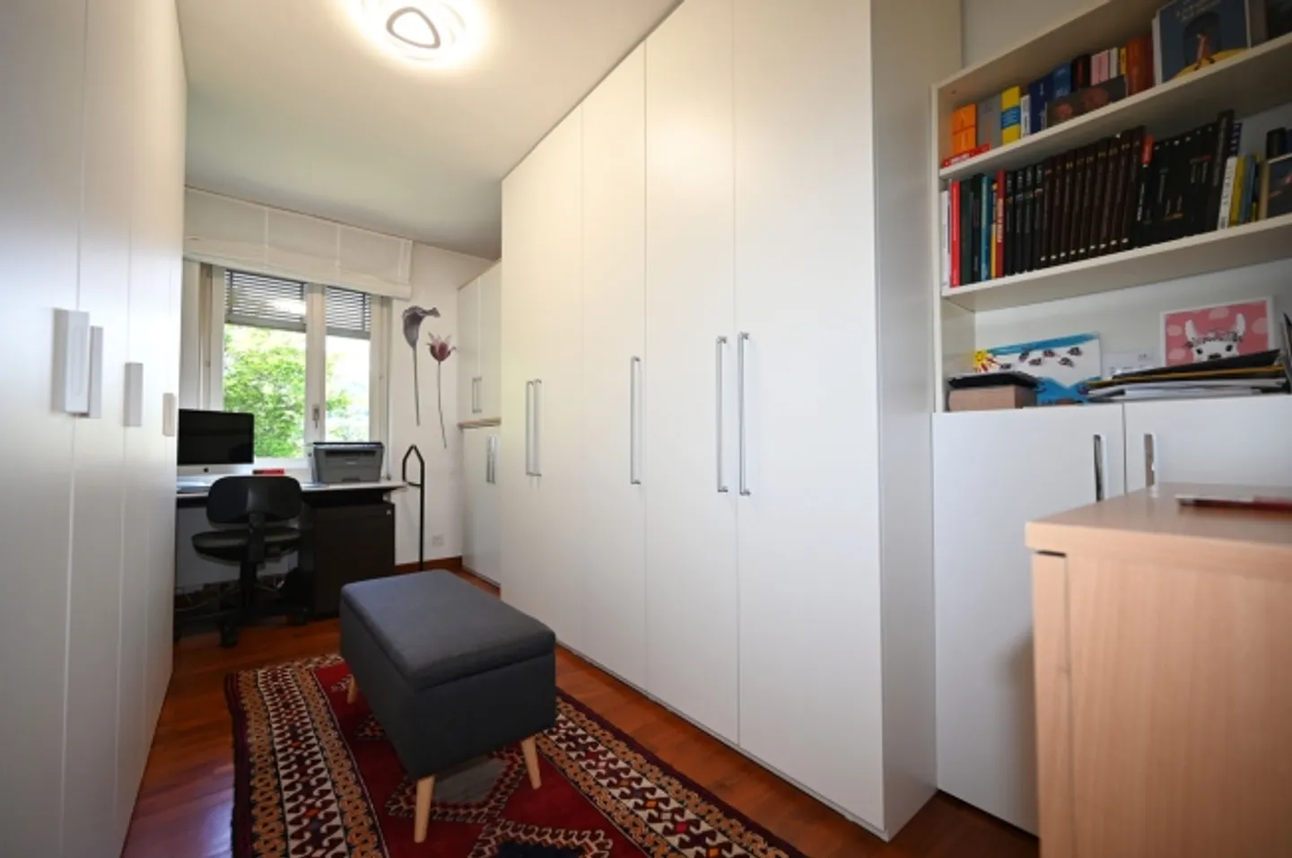 Penthouse avec grande terrasse et vue sur les montagnes environnantes - Photo 11 sur 18