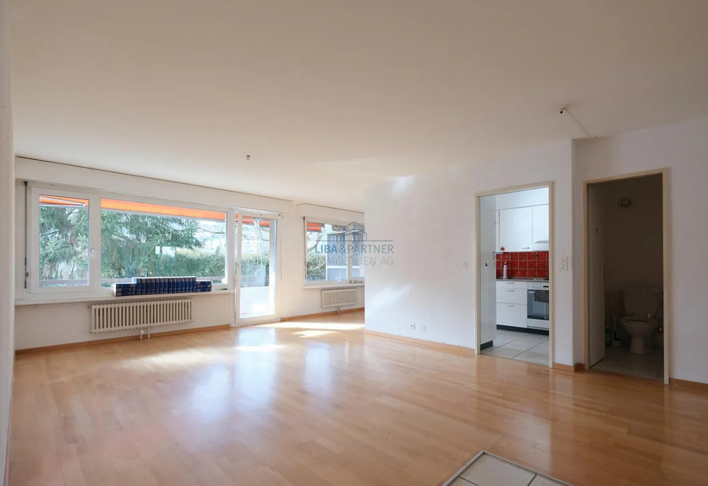 Charming 3½-room apartment with large balcony in Allschwil - Photo 2 of 9