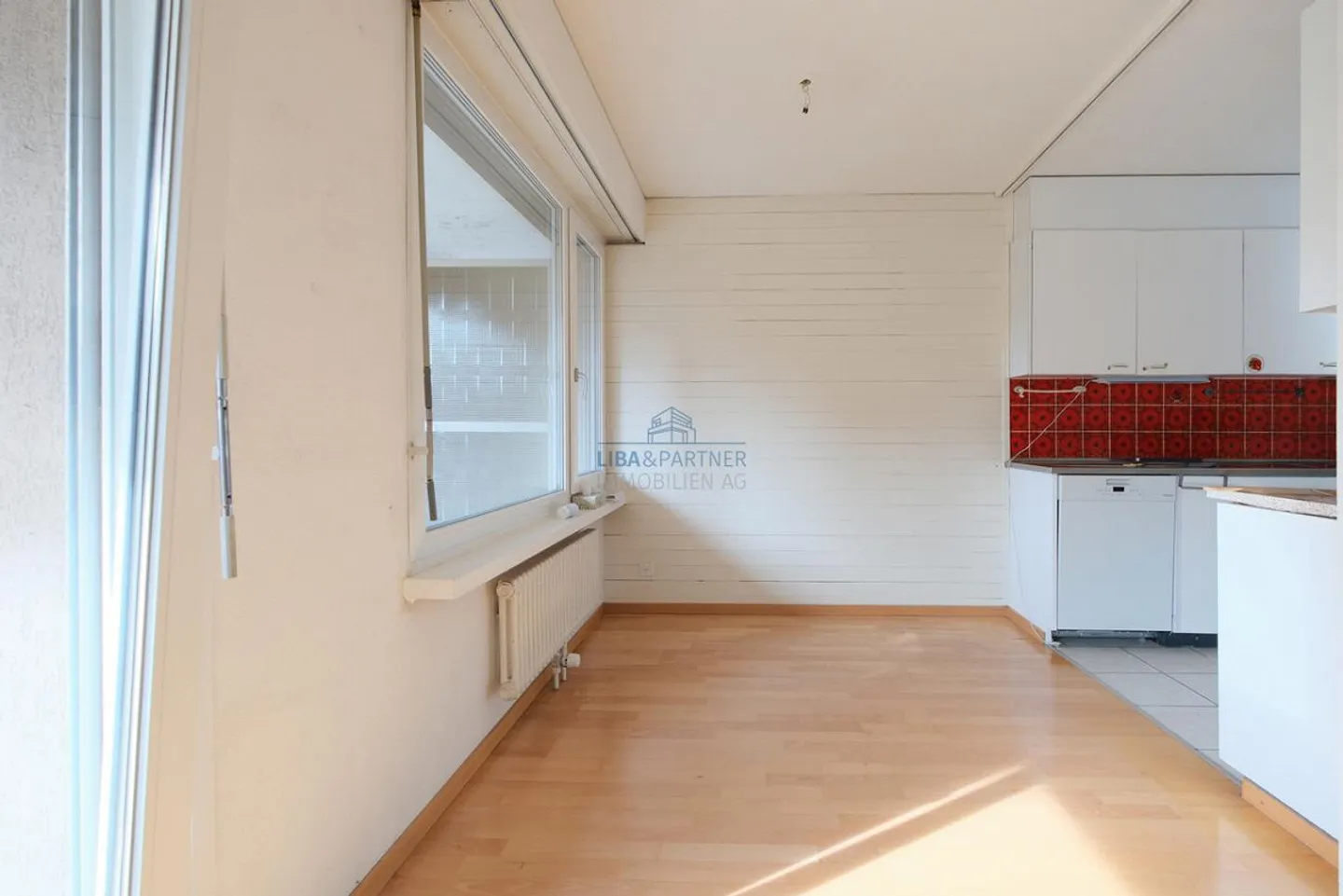 Charming 3½-room apartment with large balcony in Allschwil - Photo 3 of 9