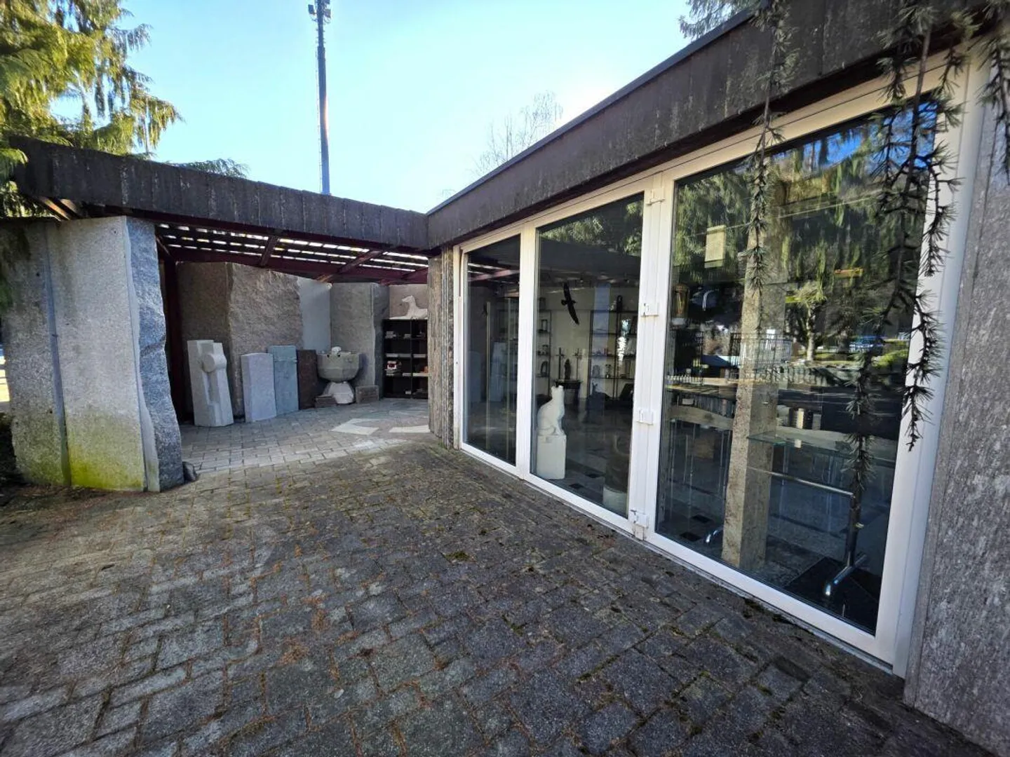 Proprietà residenziale e commerciale con potenziale di sviluppo illimitato in posizione privilegiata - Foto 3 di 30