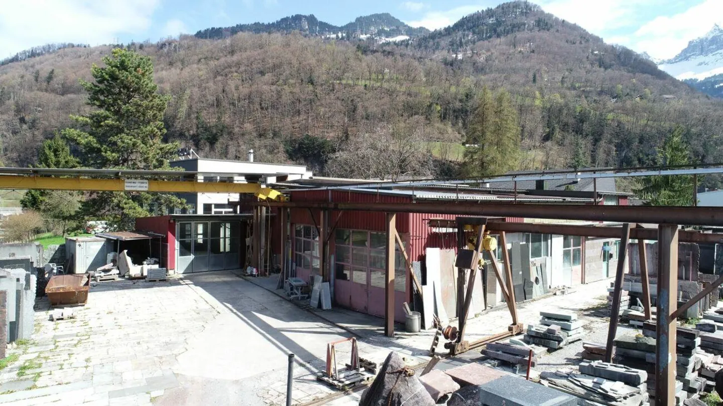 Proprietà residenziale e commerciale con potenziale di sviluppo illimitato in posizione privilegiata - Foto 1 di 30