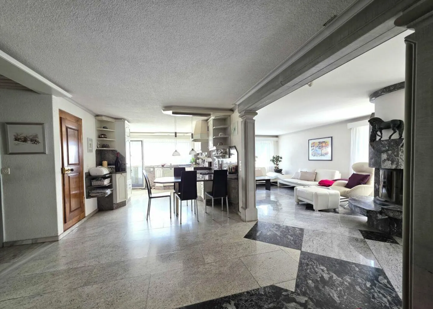 Proprietà residenziale e commerciale con potenziale di sviluppo illimitato in posizione privilegiata - Foto 20 di 30