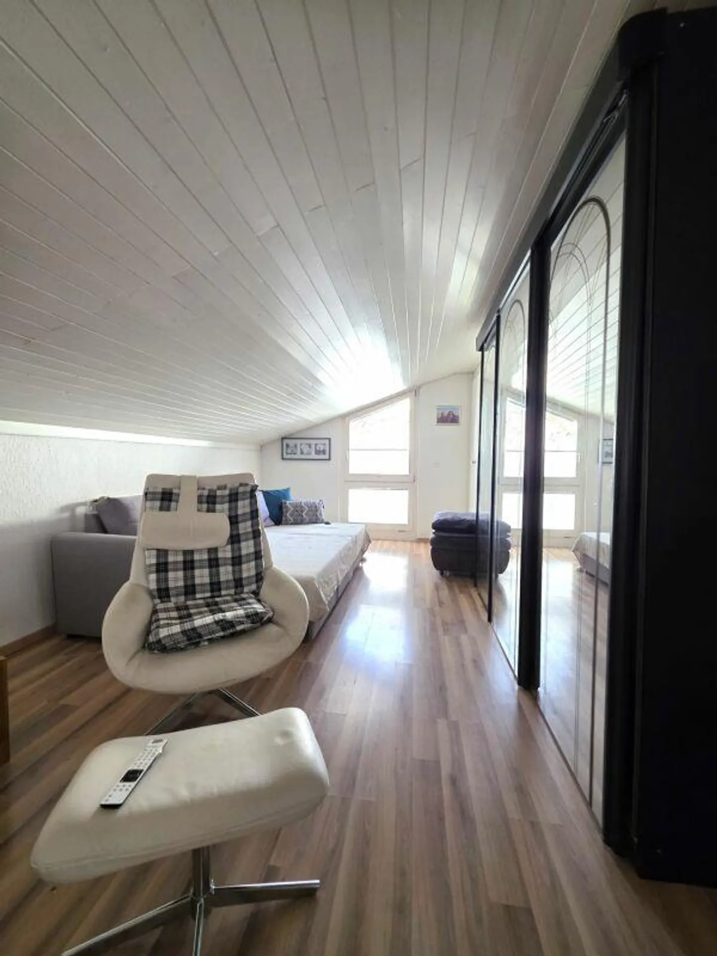 Proprietà residenziale e commerciale con potenziale di sviluppo illimitato in posizione privilegiata - Foto 26 di 30