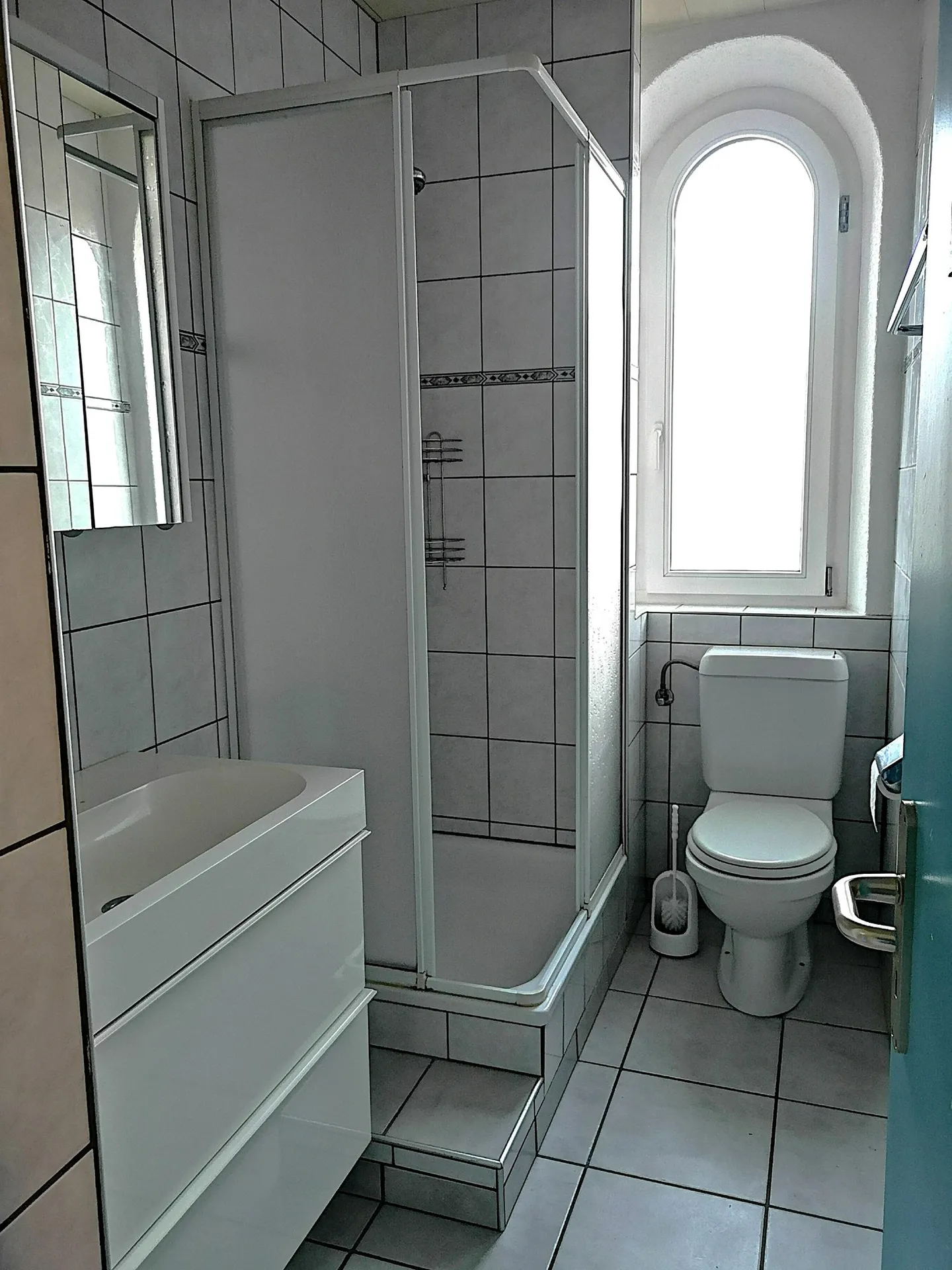 Beautiful single-family or multi-family house with garage, parking spaces, terraces, garden - Photo 36 of 45