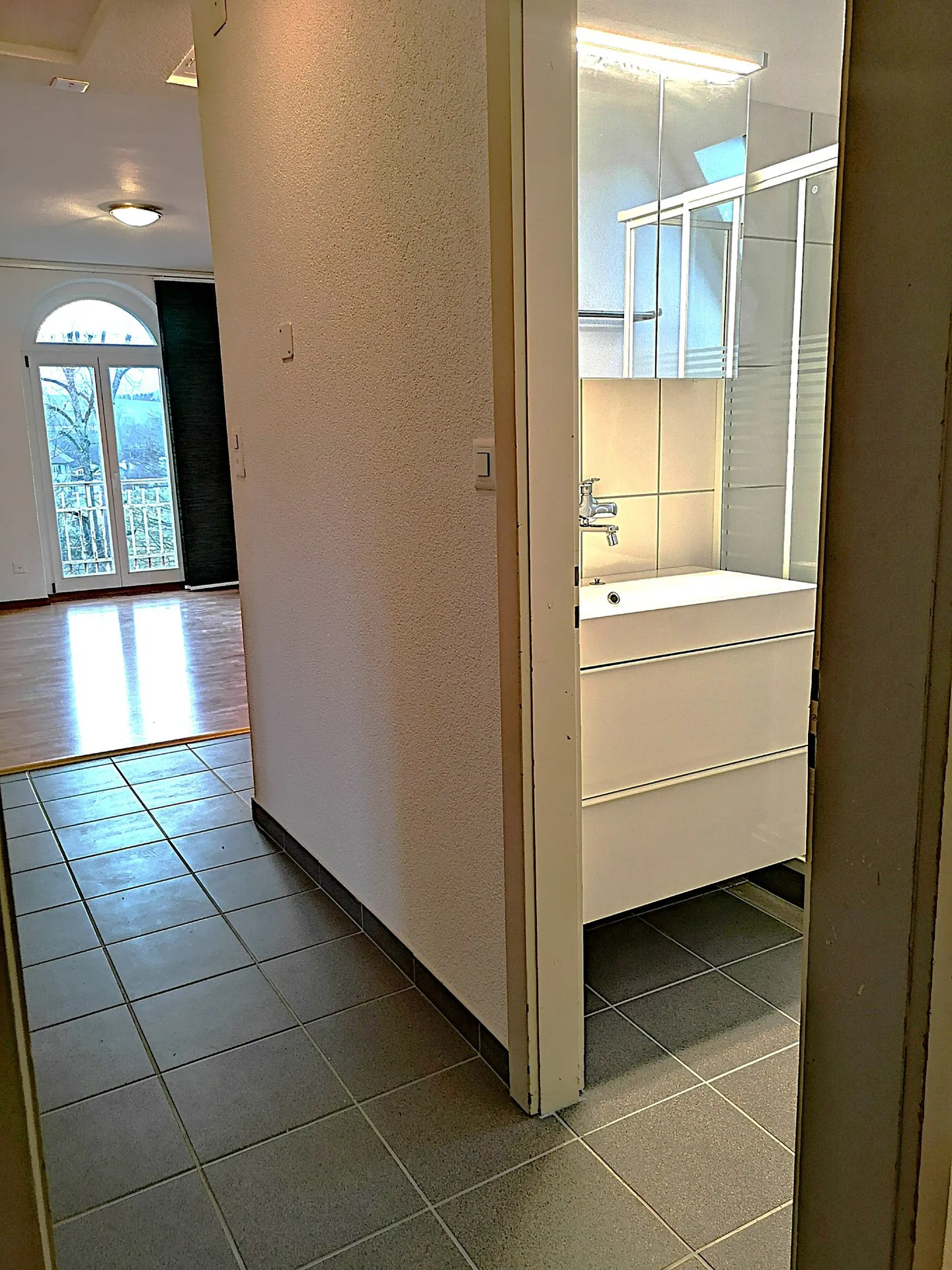 Beautiful single-family or multi-family house with garage, parking spaces, terraces, garden - Photo 38 of 45