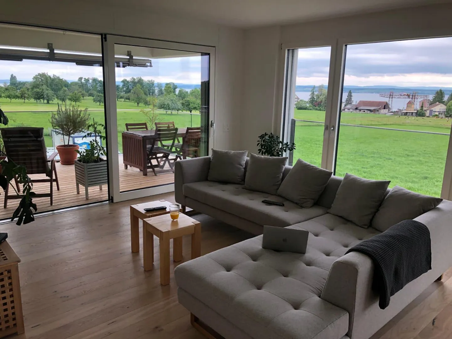 4 1/2 Rooms, 2nd Floor, 125m2, beautiful lake view - Photo 1 of 18