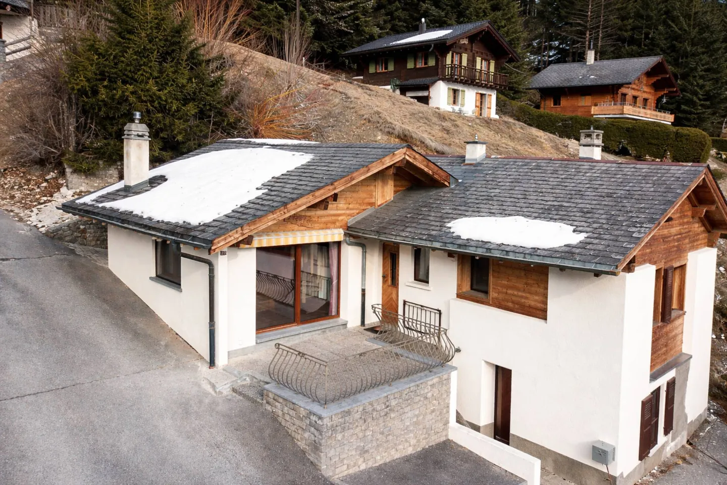Affascinante chalet a schiera con charme autentico, completamente ristrutturato - Foto 1 di 10