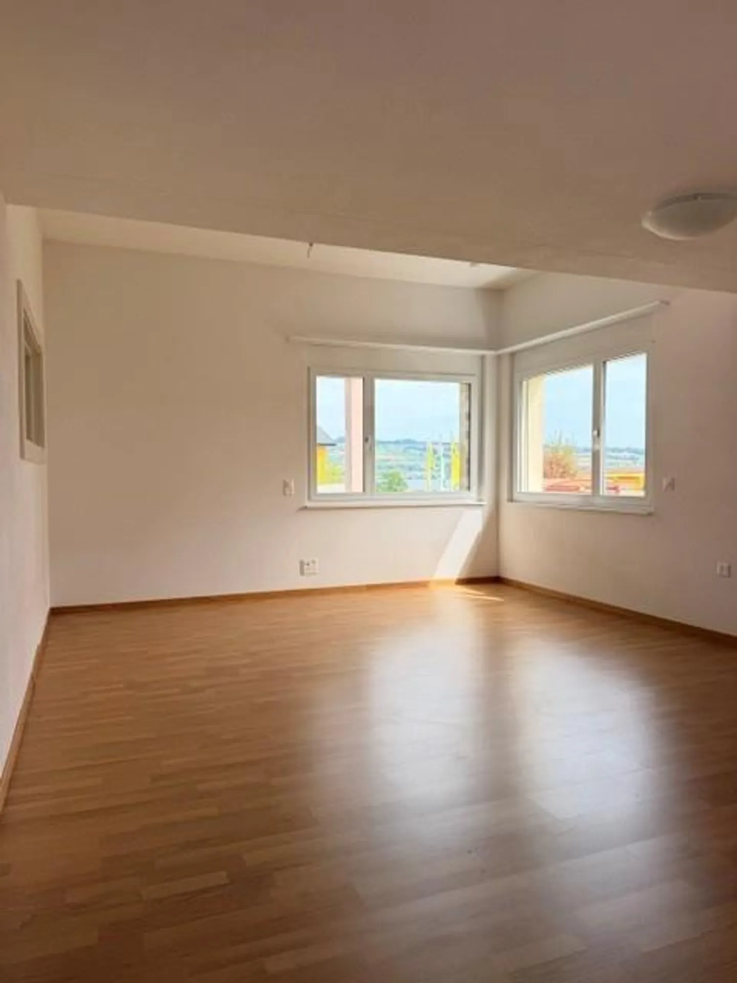 Appartement central de 3,5 pièces avec vue sur le lac - Photo 5 sur 12