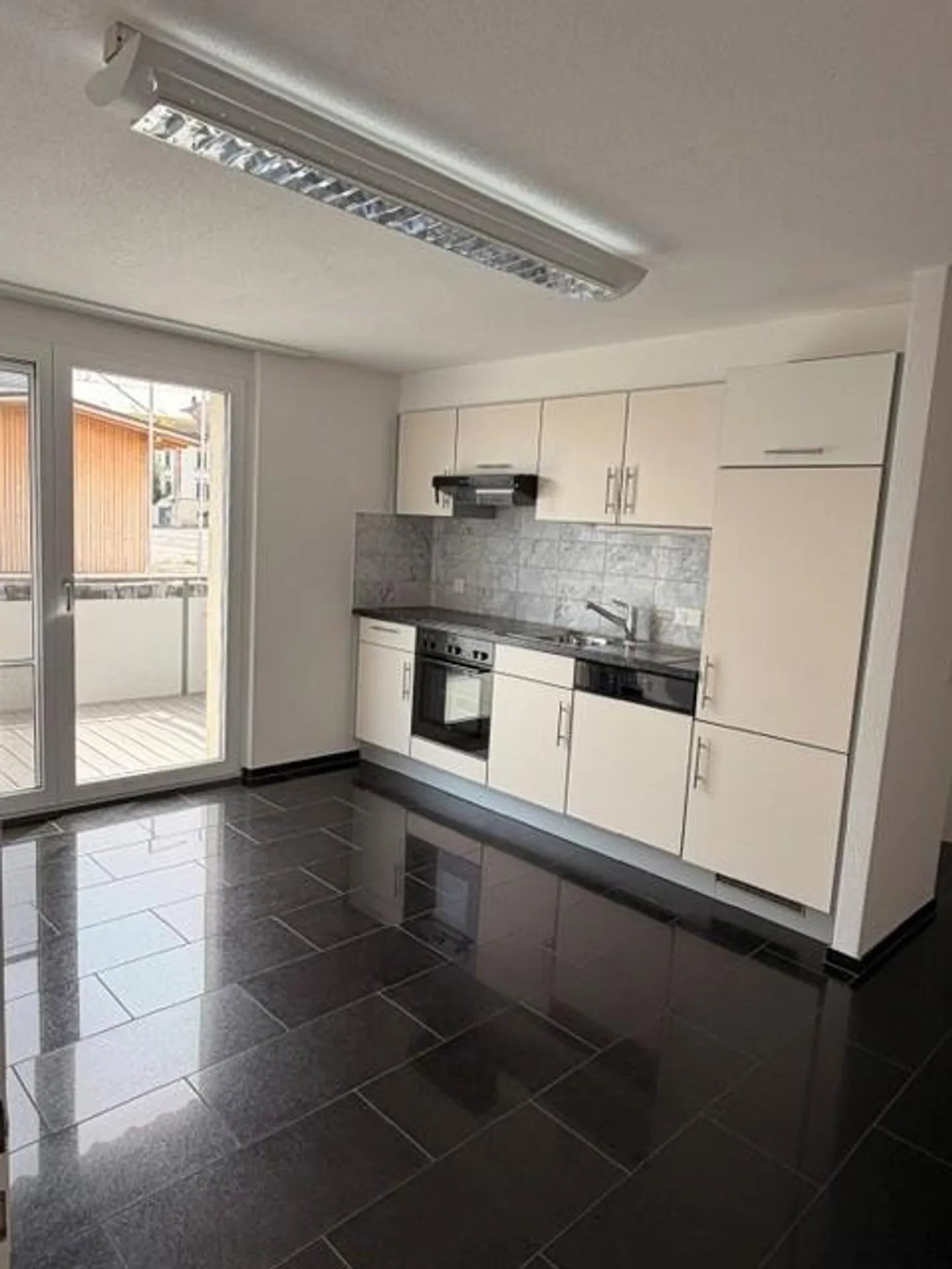 Appartement central de 3,5 pièces avec vue sur le lac - Photo 2 sur 12