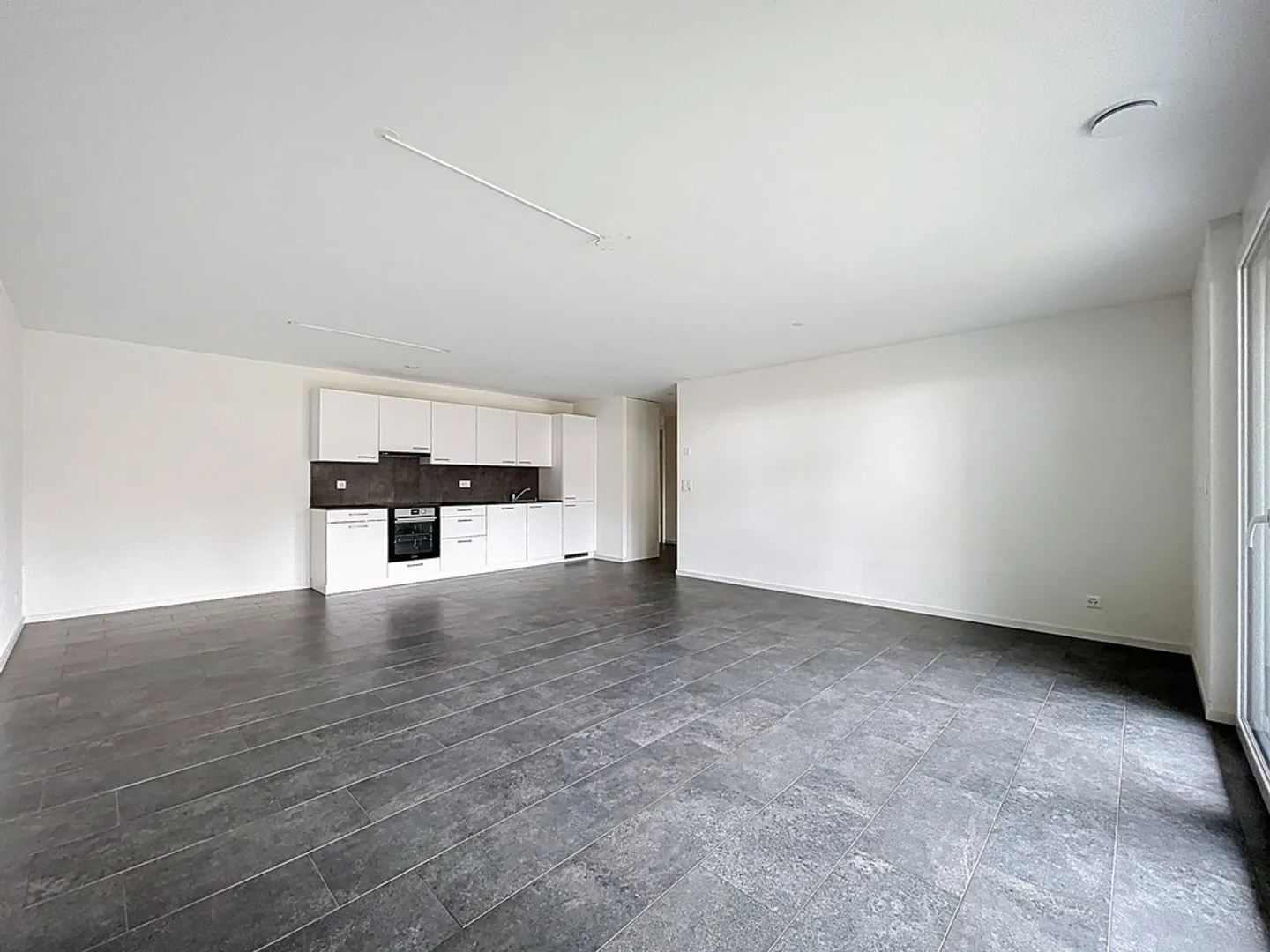 3.5-room apartment with terrace and private garden - Photo 1 of 12