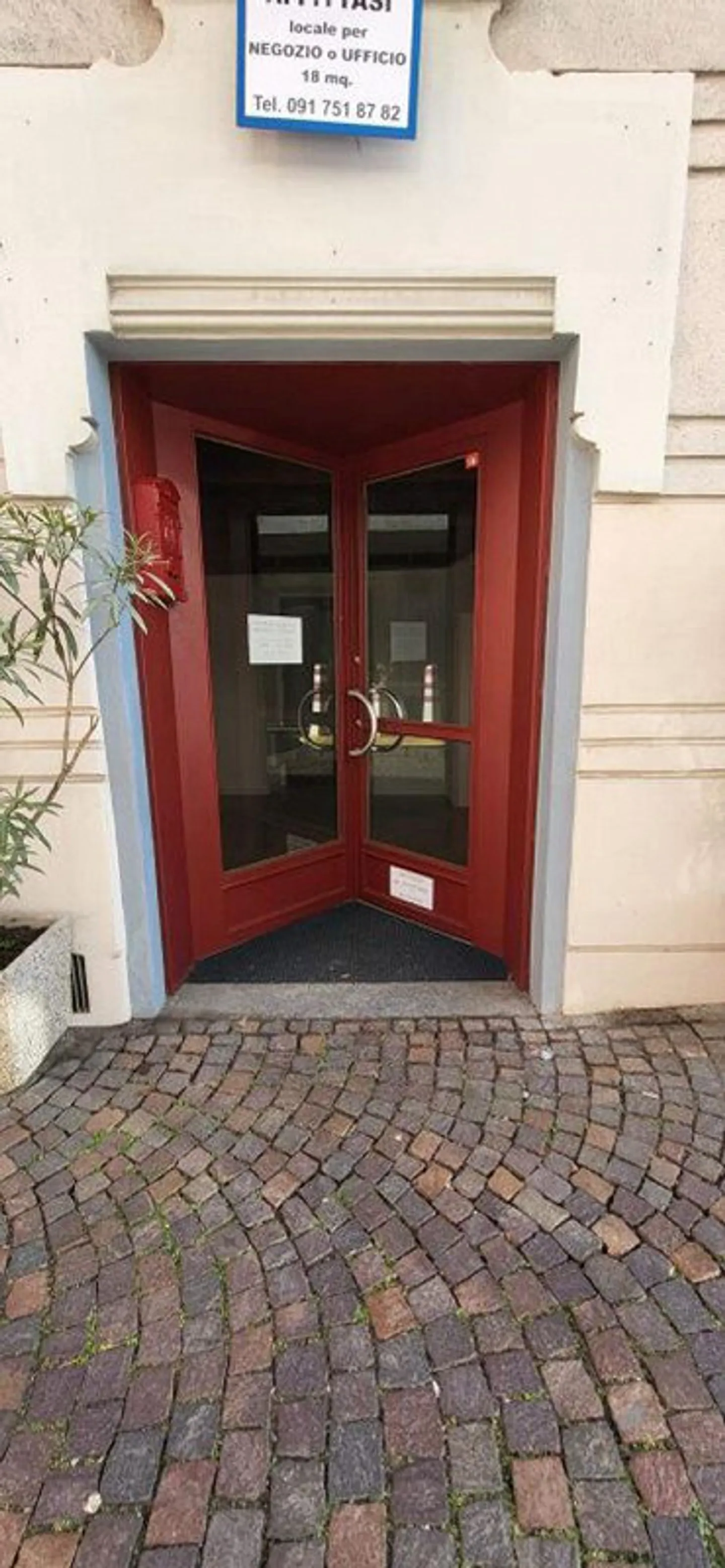 Negozio nel cuore della città vecchia, di 25 m2 | Geschäft im Herzen der Altstadt, mit einer Fläche von 25 m2 - Foto 3 di 6