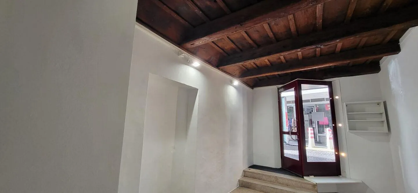 Negozio nel cuore della città vecchia, di 25 m2 | Geschäft im Herzen der Altstadt, mit einer Fläche von 25 m2 - Foto 5 di 6