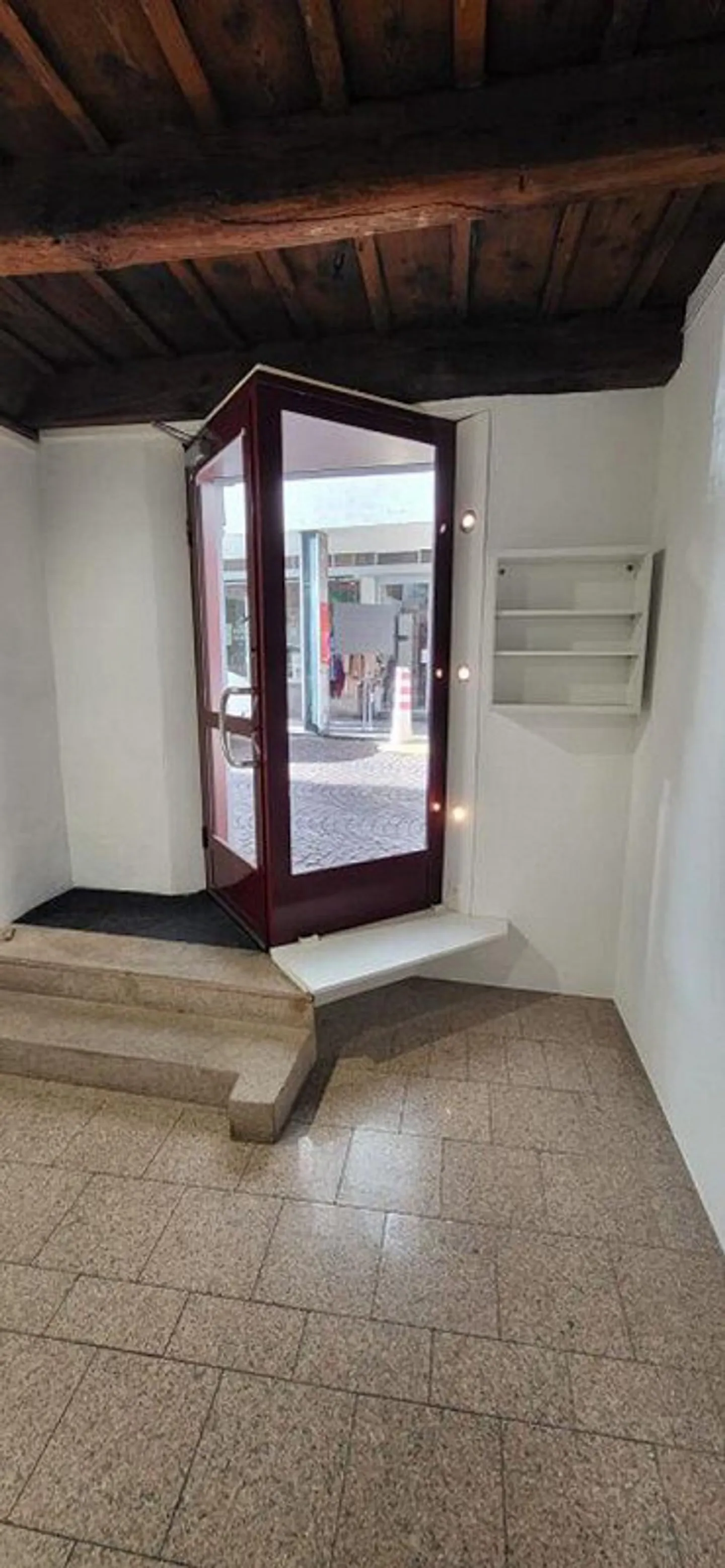 Negozio nel cuore della città vecchia, di 25 m2 | Geschäft im Herzen der Altstadt, mit einer Fläche von 25 m2 - Foto 6 di 6