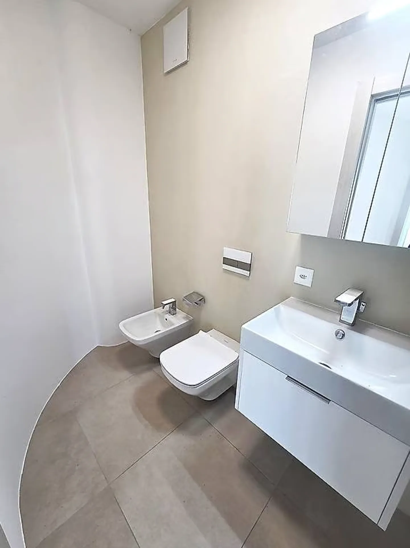 4.5 Zimmer mit atemberaubendem Blick in Bellinzona/Daro - Foto 8 von 11