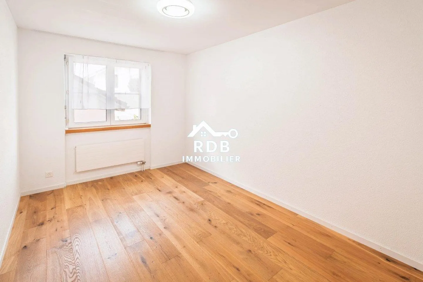 Spacious Family Apartment with Garden - Photo 4 of 12