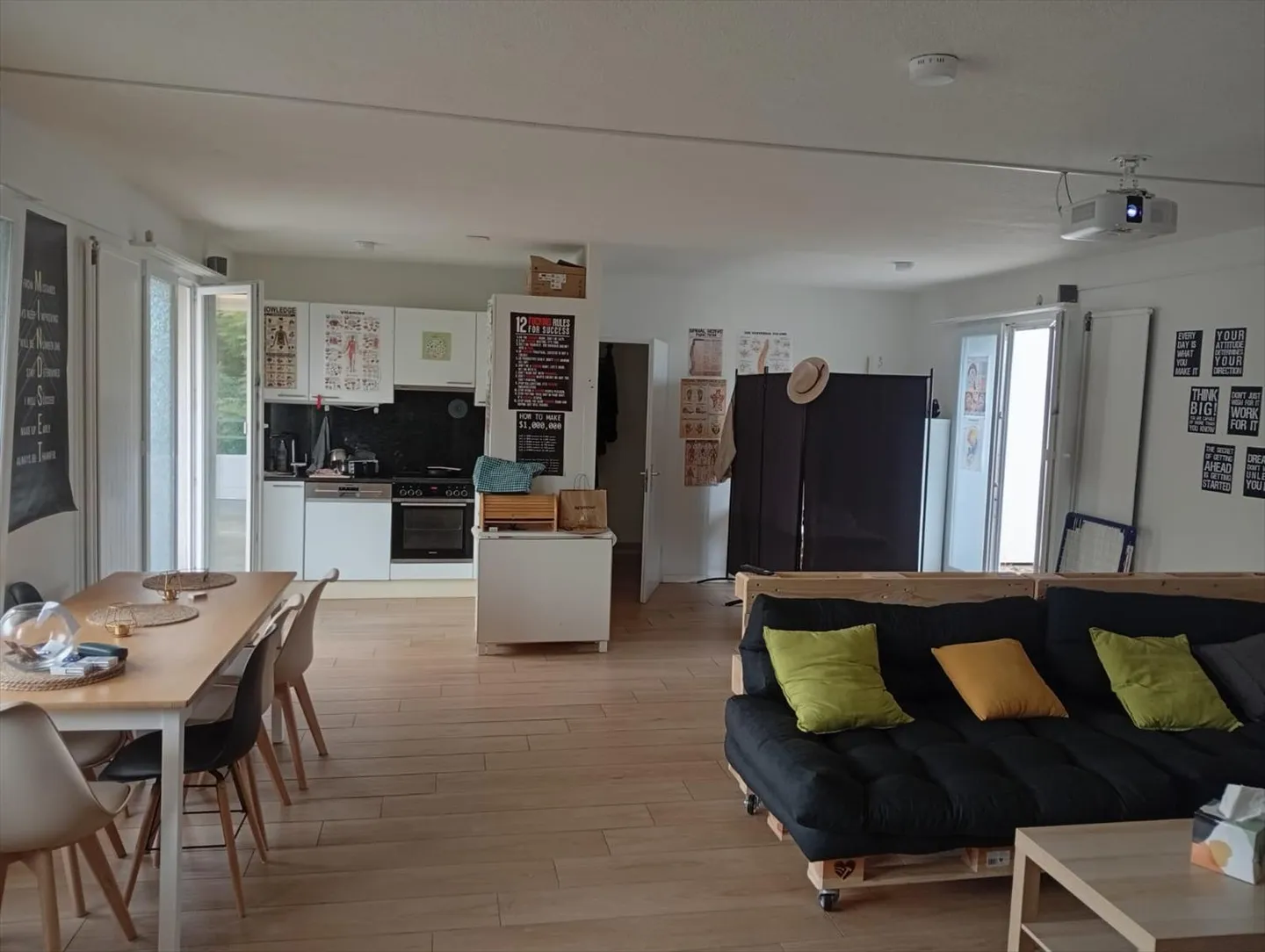 Helle Attikawohnung mit 3 Terrassen in Nidau - Foto 3 von 11