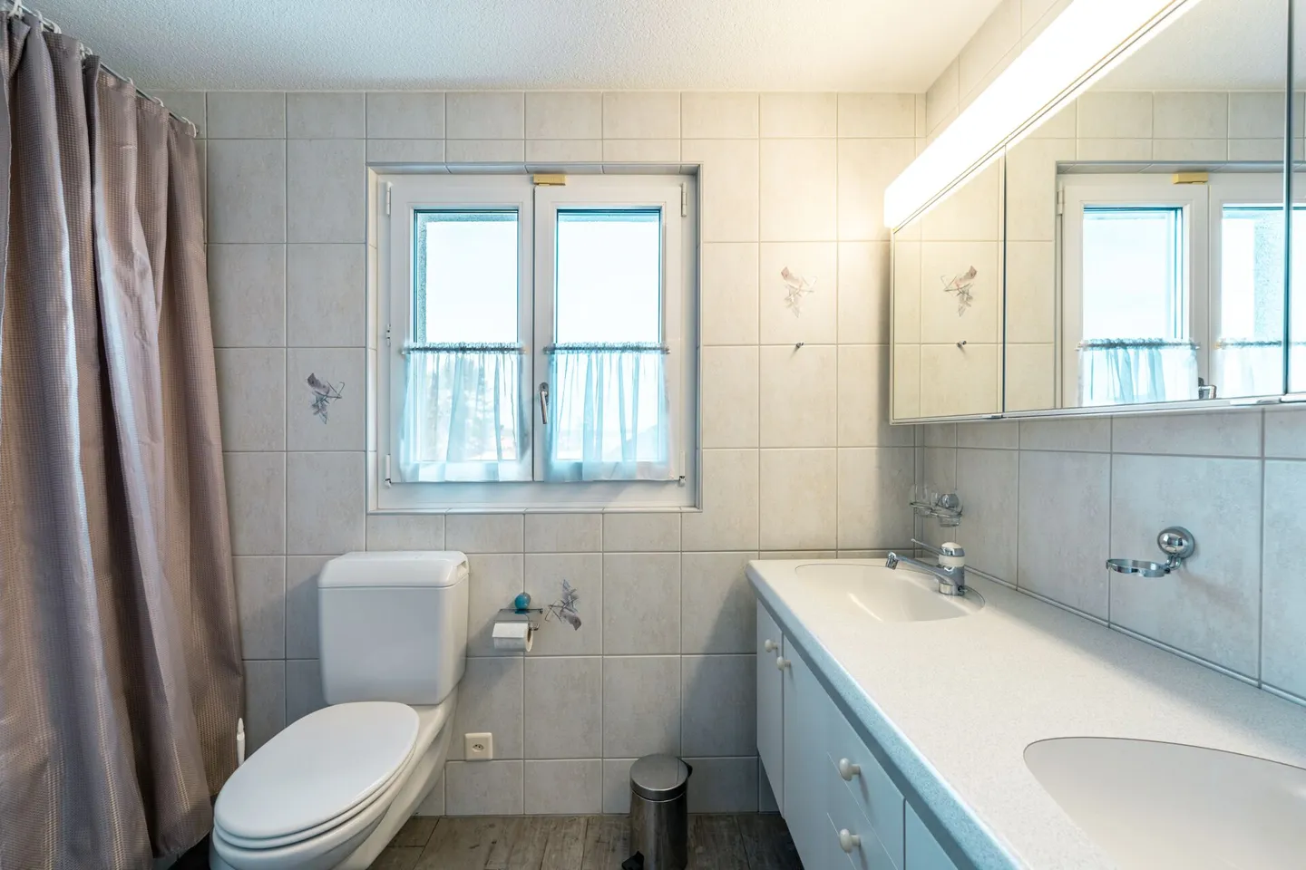 Stylish Single-Family Home with Exclusive Garden and Outdoor Oasis - Photo 16 of 35