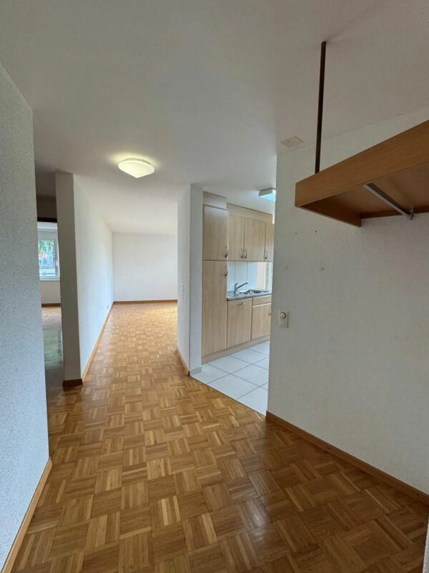 Bright 3-room apartment with cozy garden seating area - Photo 2 of 9
