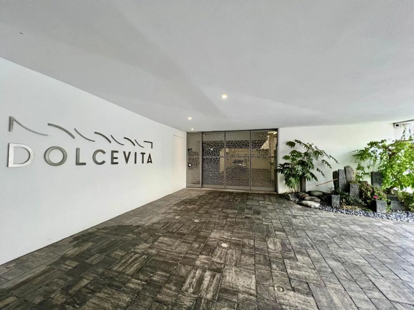 Modernes Apartment in Muralto - Foto 2 von 20