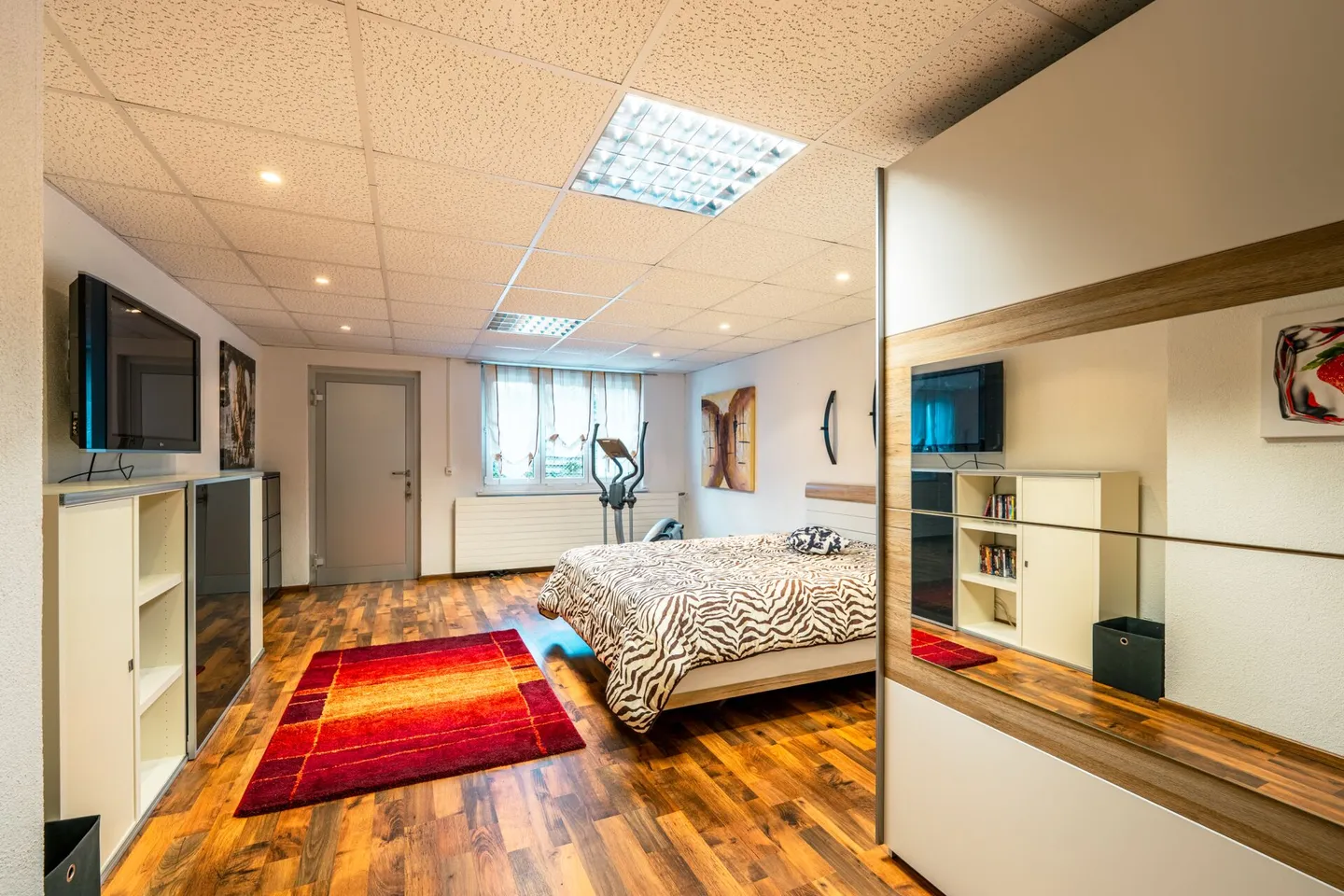 Stylish Single-Family Home with Exclusive Garden and Outdoor Oasis - Photo 24 of 35