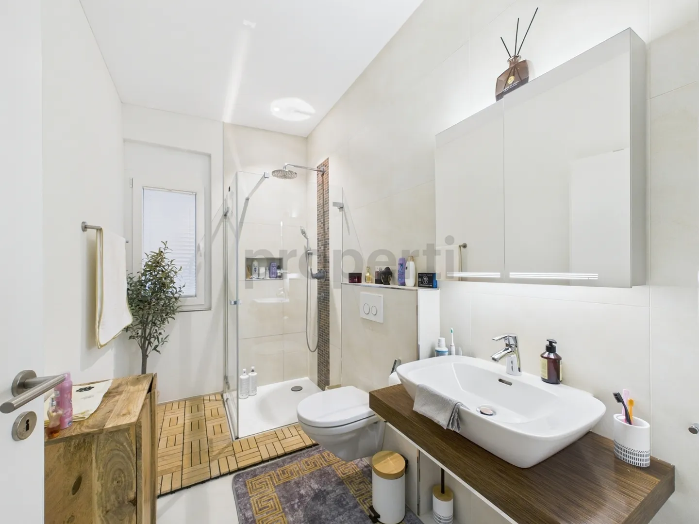 Exclusive Single-Family Home in Dürnten - with Sauna and Jacuzzi - Photo 9 of 13