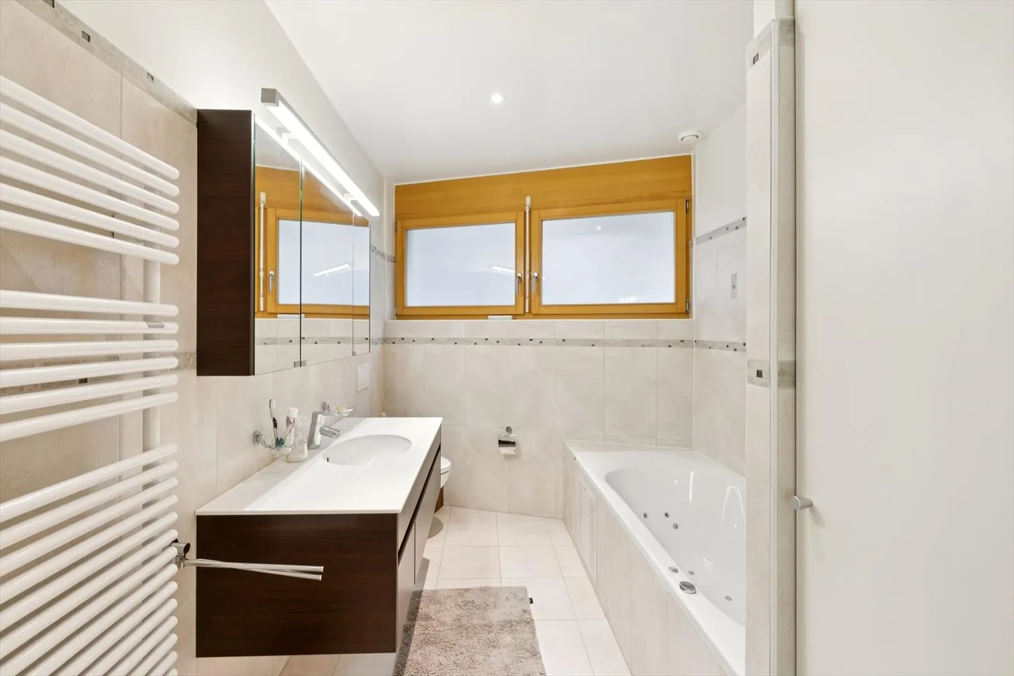 Appartement sofort bezugsbereit mit 2 Zimmern, Terrasse und Panoramablick - Foto 8 von 12