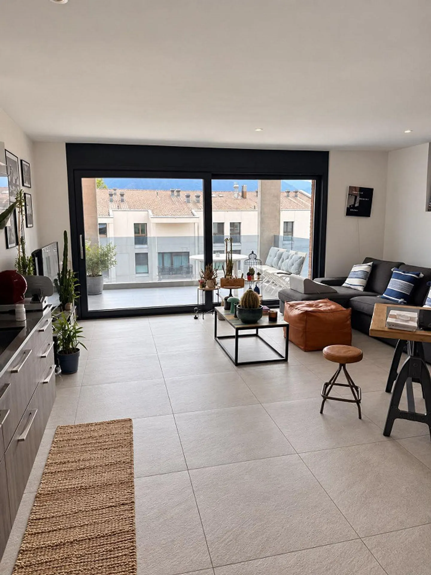 Appartamento spazioso con terrazzi - Foto 1 di 7