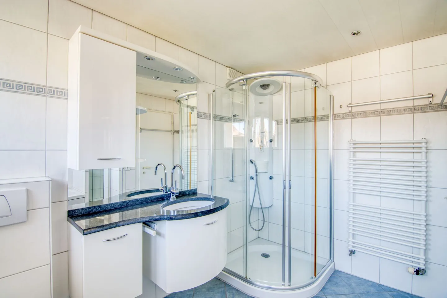 Spacious Property with B&B Potential - Living and Hosting Guests in the Gerzensee Region, at the Gateway to the Bernese Oberland - Photo 21 of 32