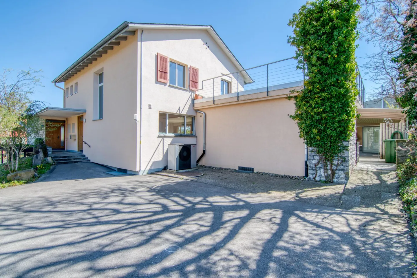 Spacious Property with B&B Potential - Living and Hosting Guests in the Gerzensee Region, at the Gateway to the Bernese Oberland - Photo 23 of 32