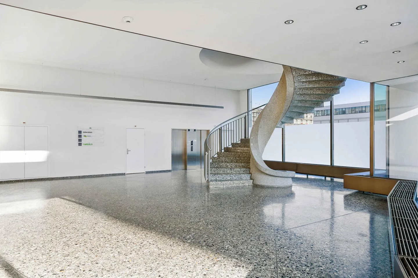 Praktisches Kleinbüro am Bahnhof Glattbrugg - Foto 11 von 13
