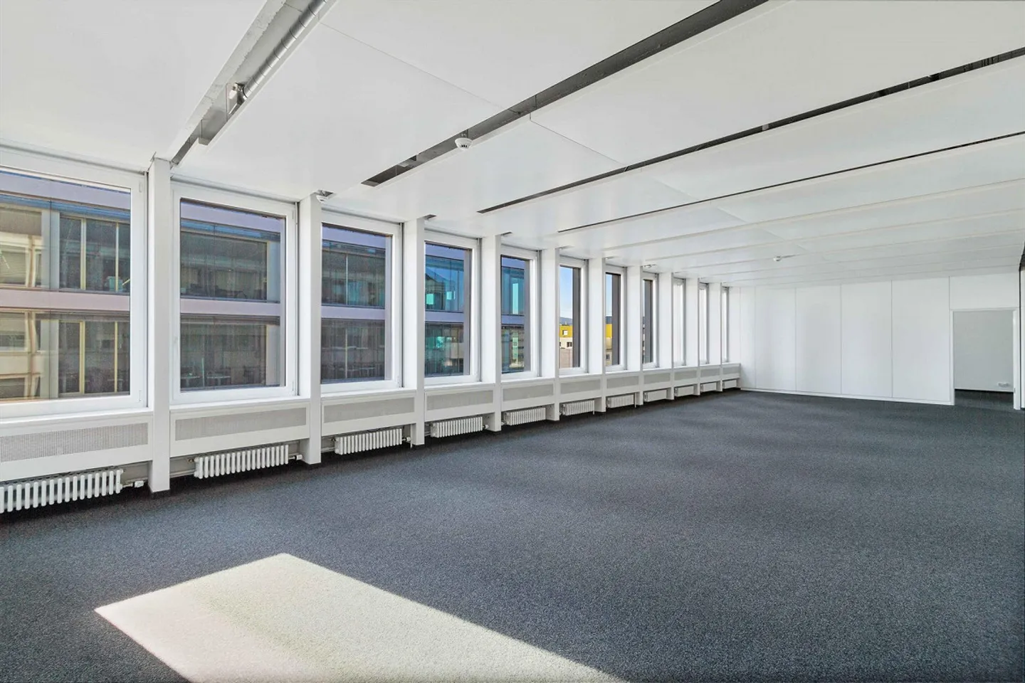 Praktisches Kleinbüro am Bahnhof Glattbrugg - Foto 1 von 13