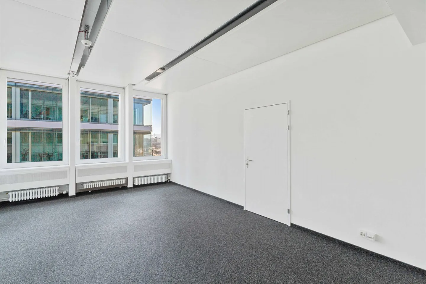Praktisches Kleinbüro am Bahnhof Glattbrugg - Foto 3 von 13