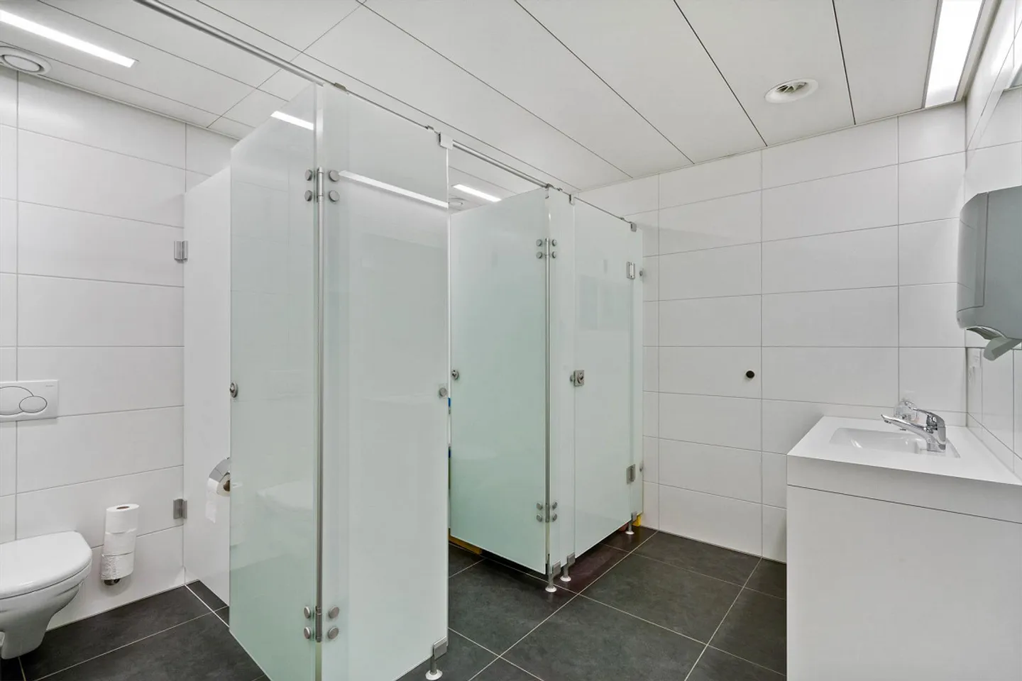 Praktisches Kleinbüro am Bahnhof Glattbrugg - Foto 6 von 13