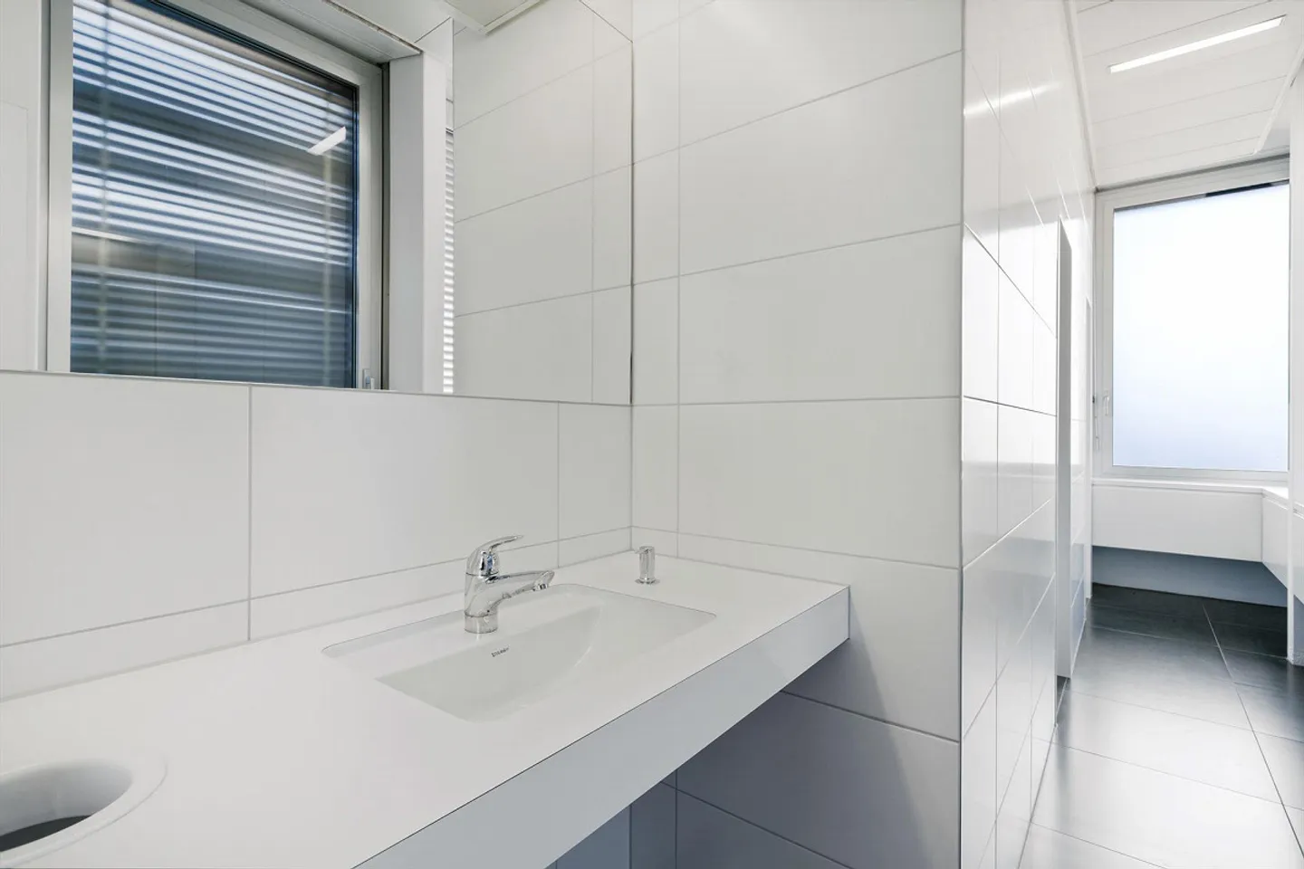 Praktisches Kleinbüro am Bahnhof Glattbrugg - Foto 8 von 13