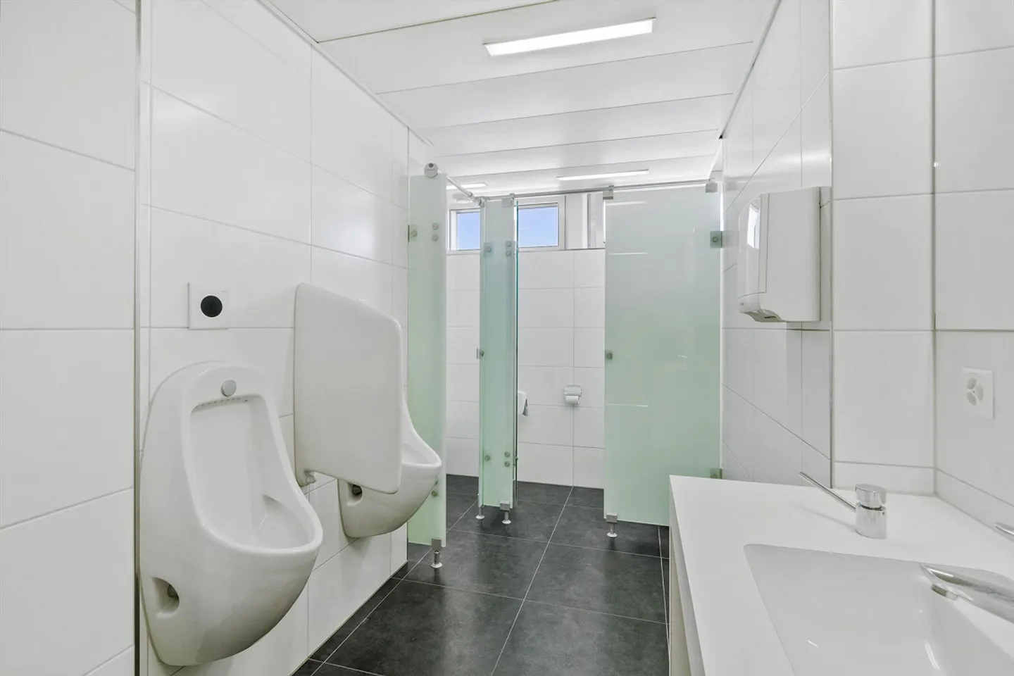 Praktisches Kleinbüro am Bahnhof Glattbrugg - Foto 9 von 13