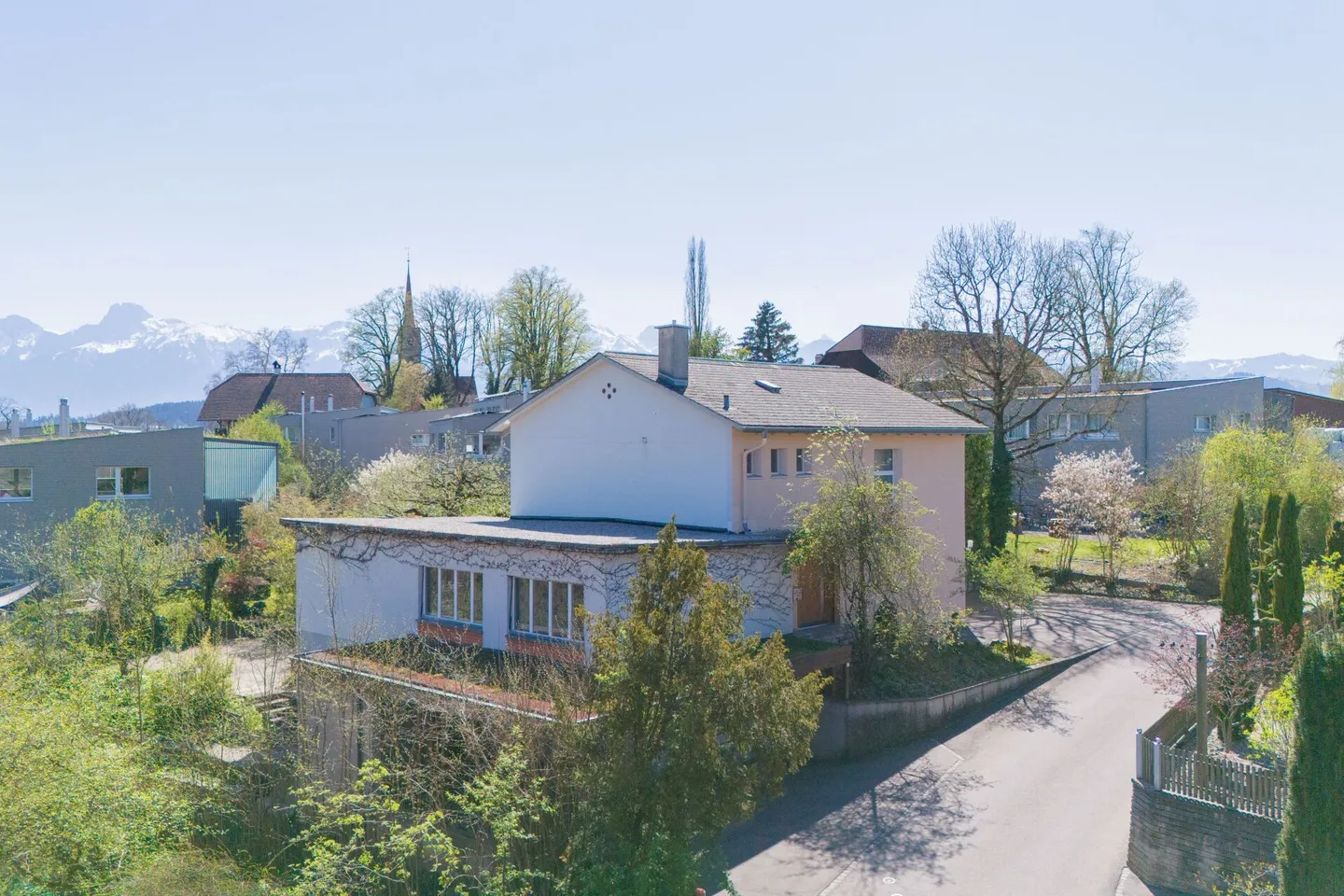 Spacious Property with B&B Potential - Living and Hosting Guests in the Gerzensee Region, at the Gateway to the Bernese Oberland - Photo 31 of 32