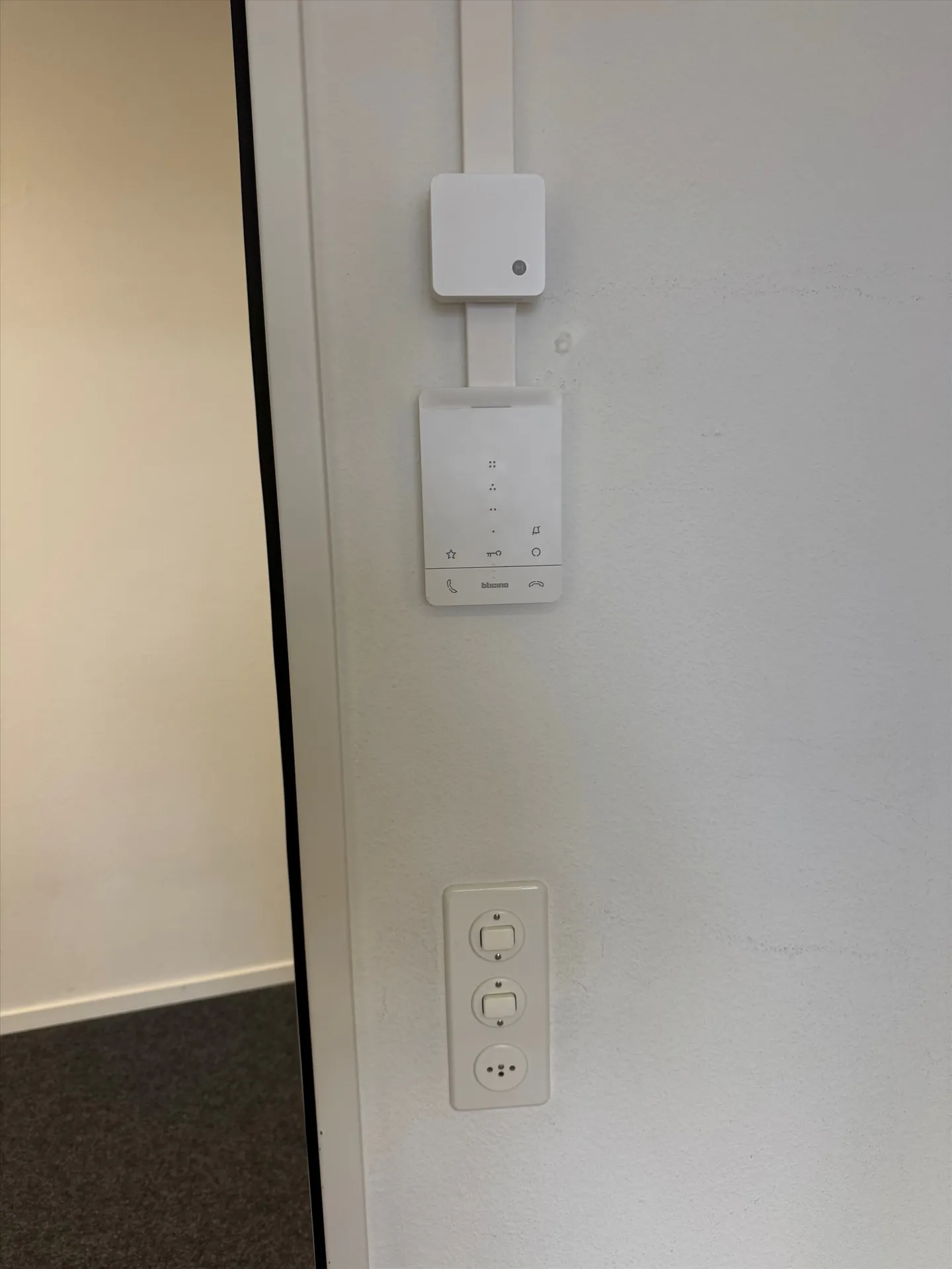 Ufficio ampliato in affitto a Nänikon! - Foto 3 di 3