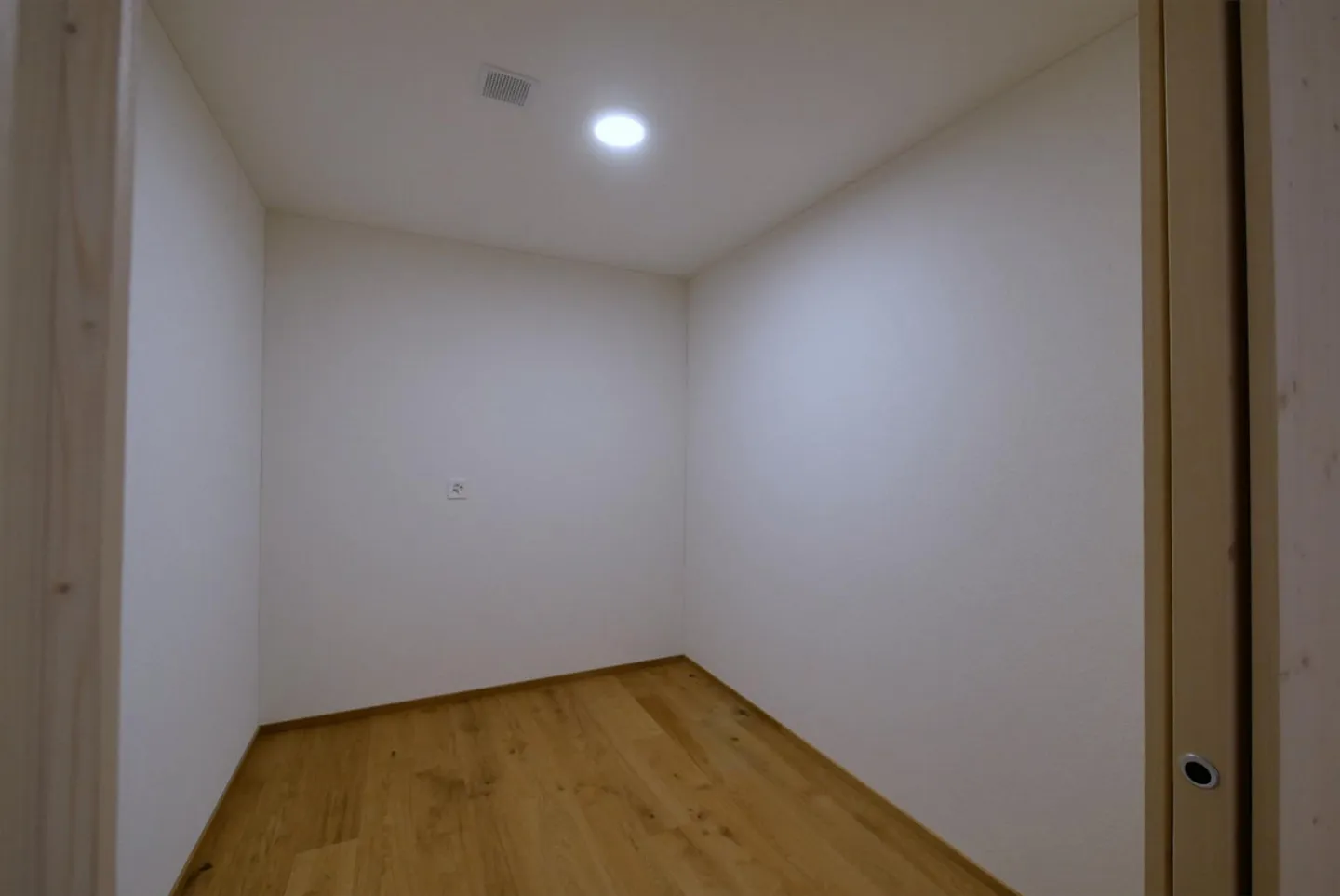 Nouveau bâtiment dans un emplacement central - Photo 6 sur 10