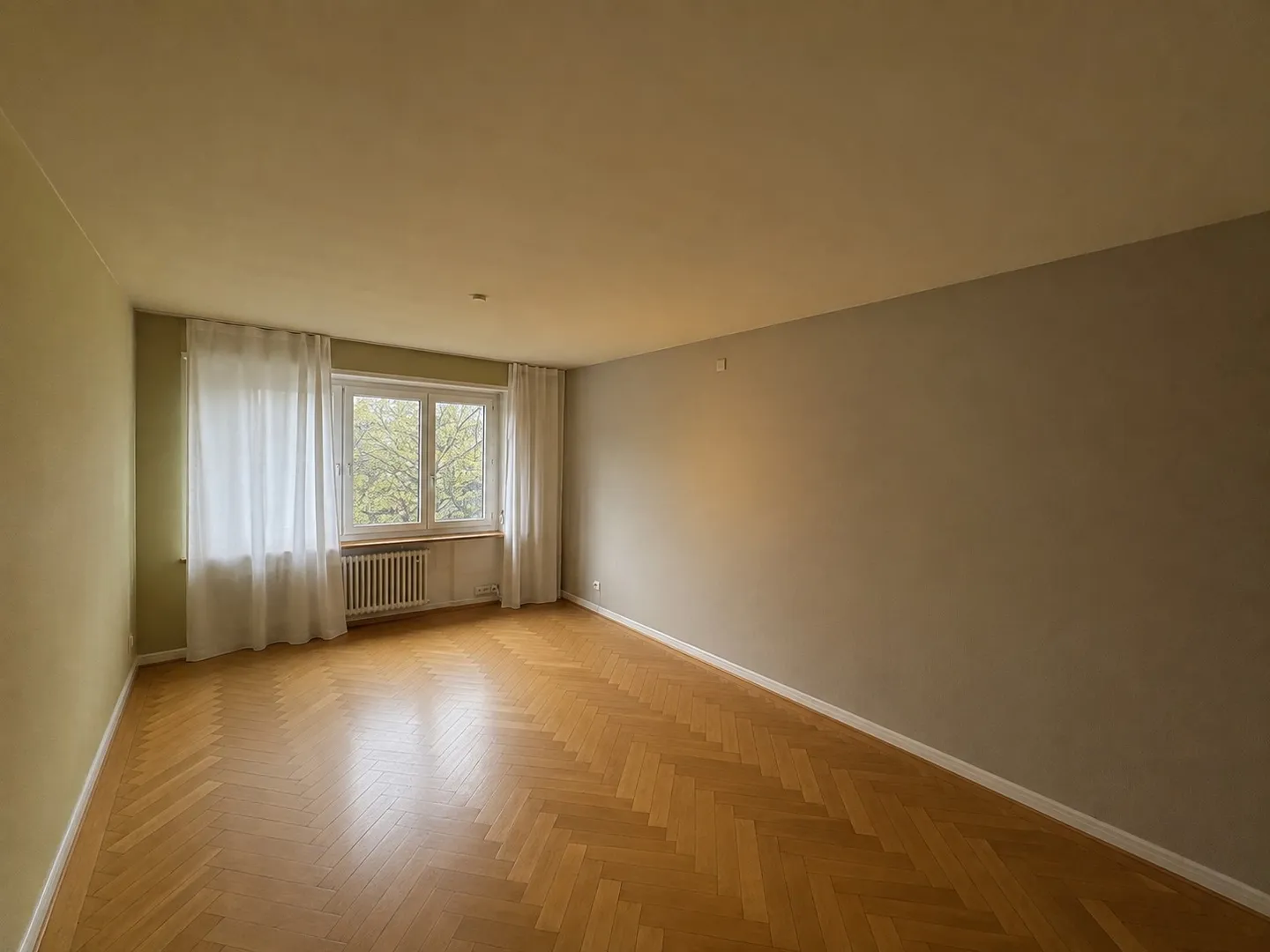 Spacious 5-room apartment in a central location in Zurich - Photo 7 of 13