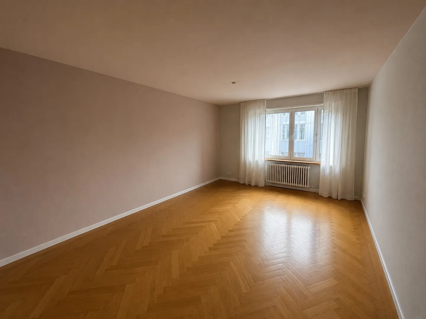 Spacious 5-room apartment in a central location in Zurich - Photo 8 of 13