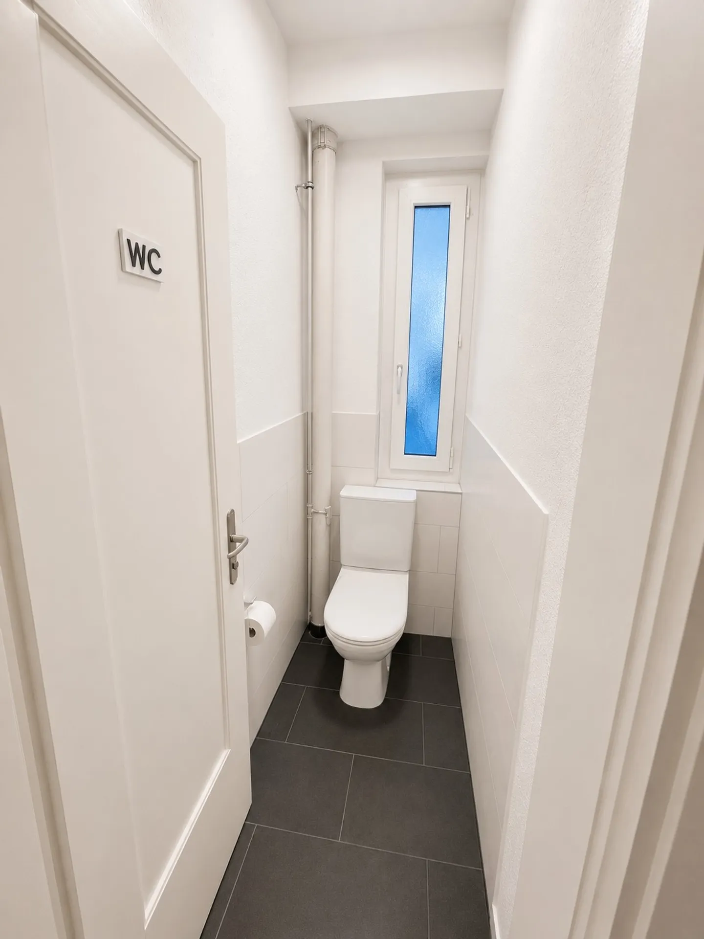 Spacious 5-room apartment in a central location in Zurich - Photo 11 of 13