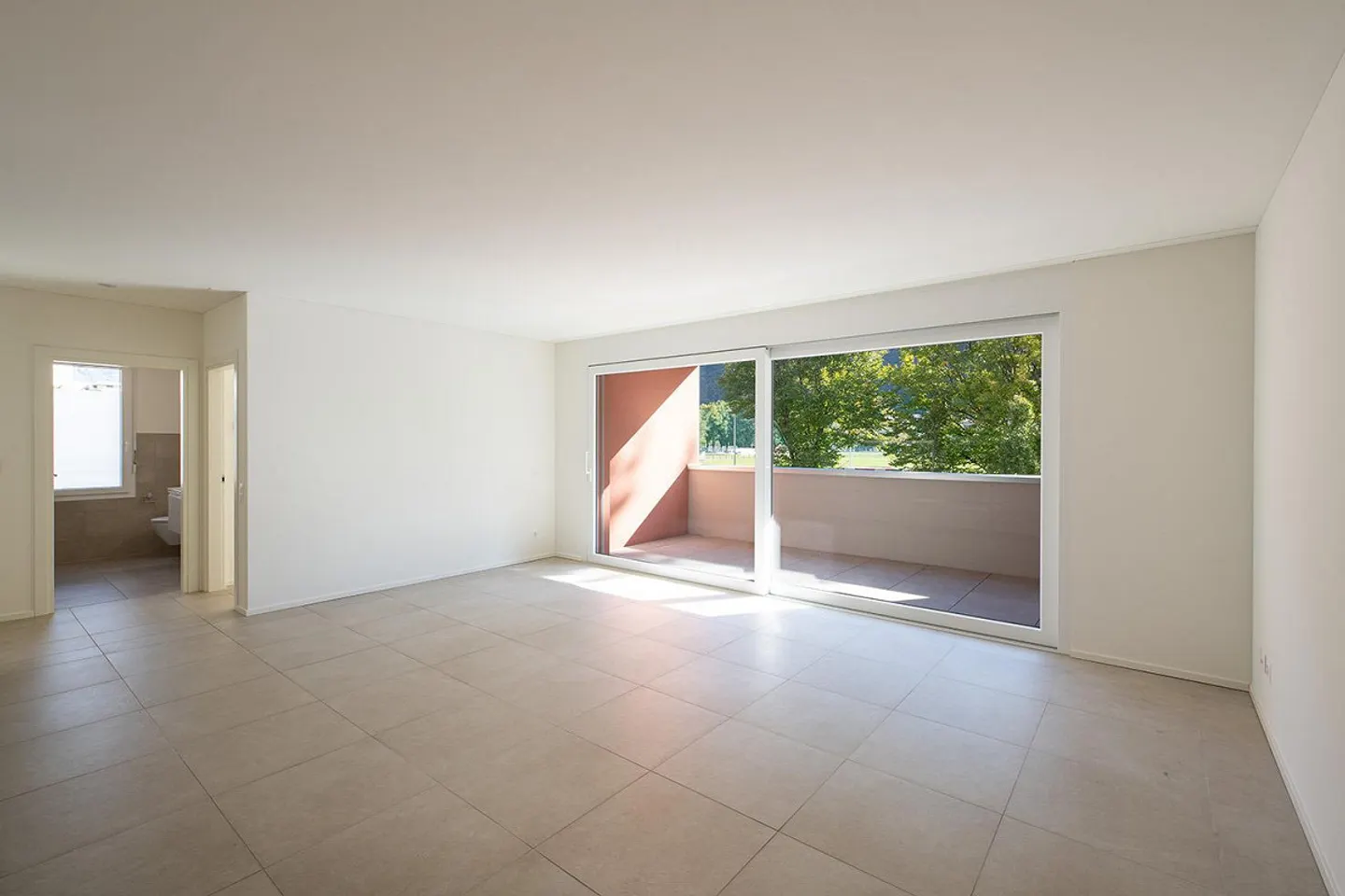 Moderne 2,5 Zimmer - Foto 2 von 5
